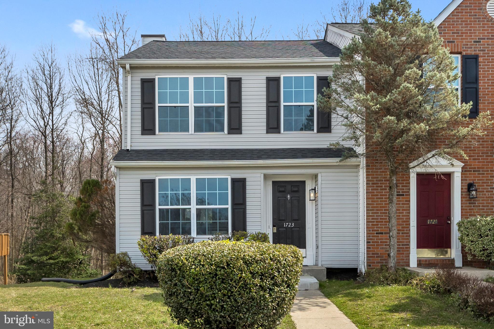 SEVEN OAKS - Residential