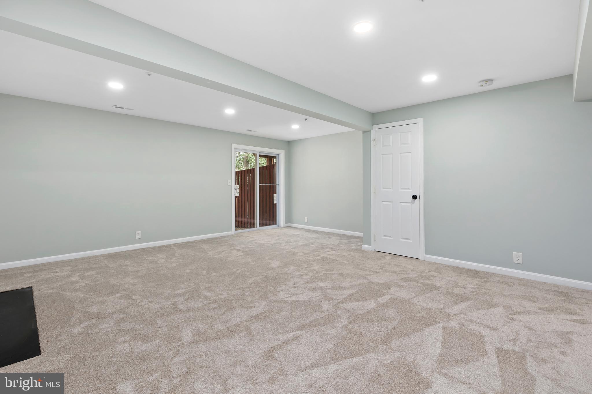 SEVEN OAKS - Residential