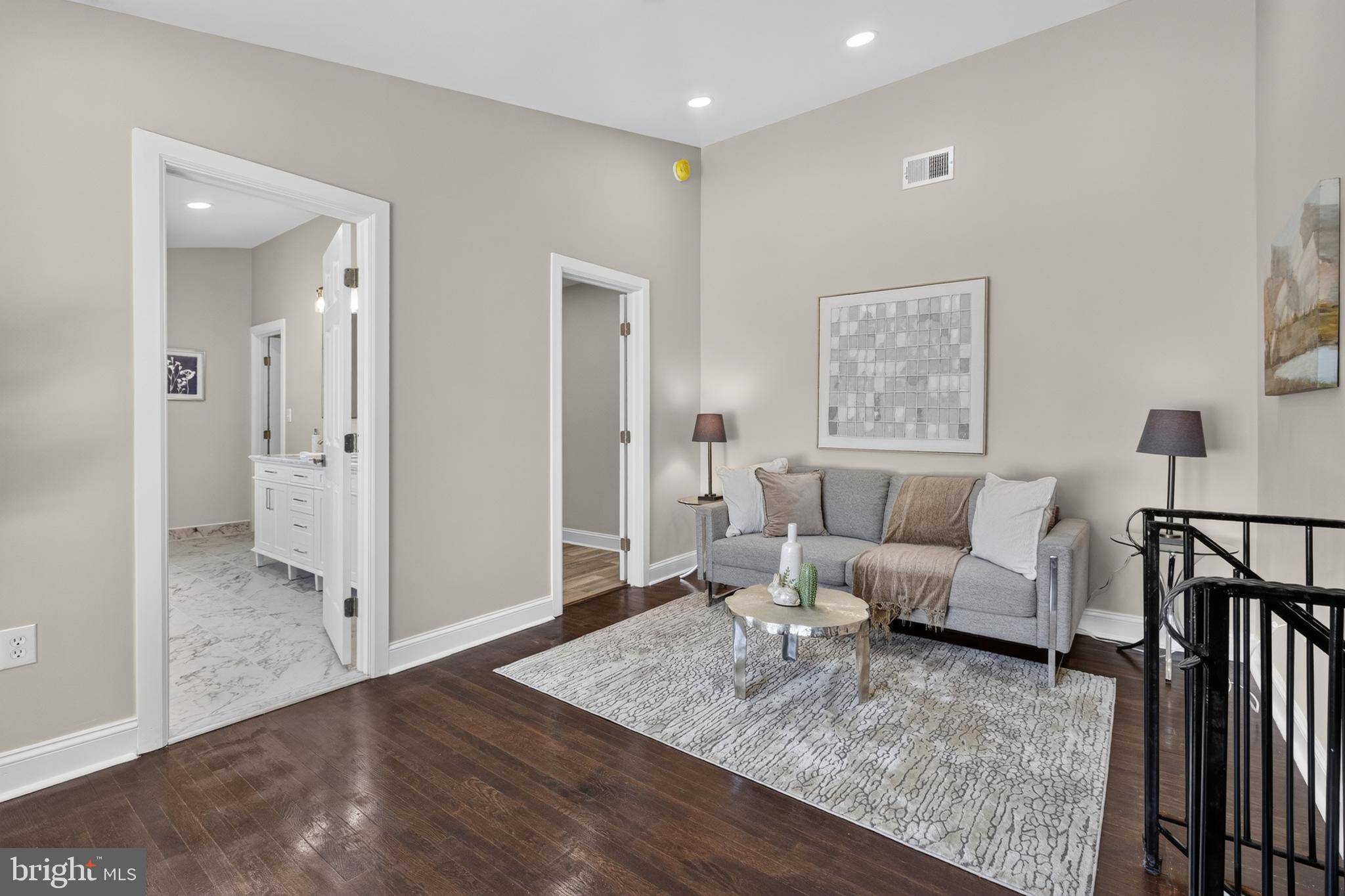 WYNNEWOOD - Residential