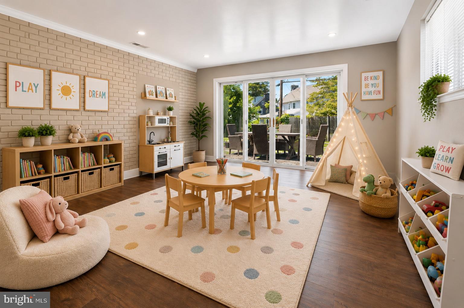 WYNNEWOOD - Residential