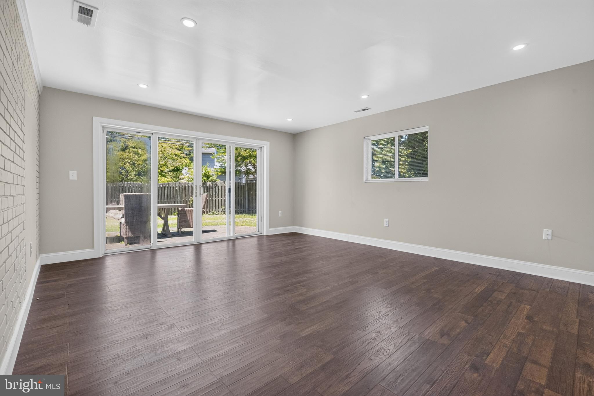 WYNNEWOOD - Residential