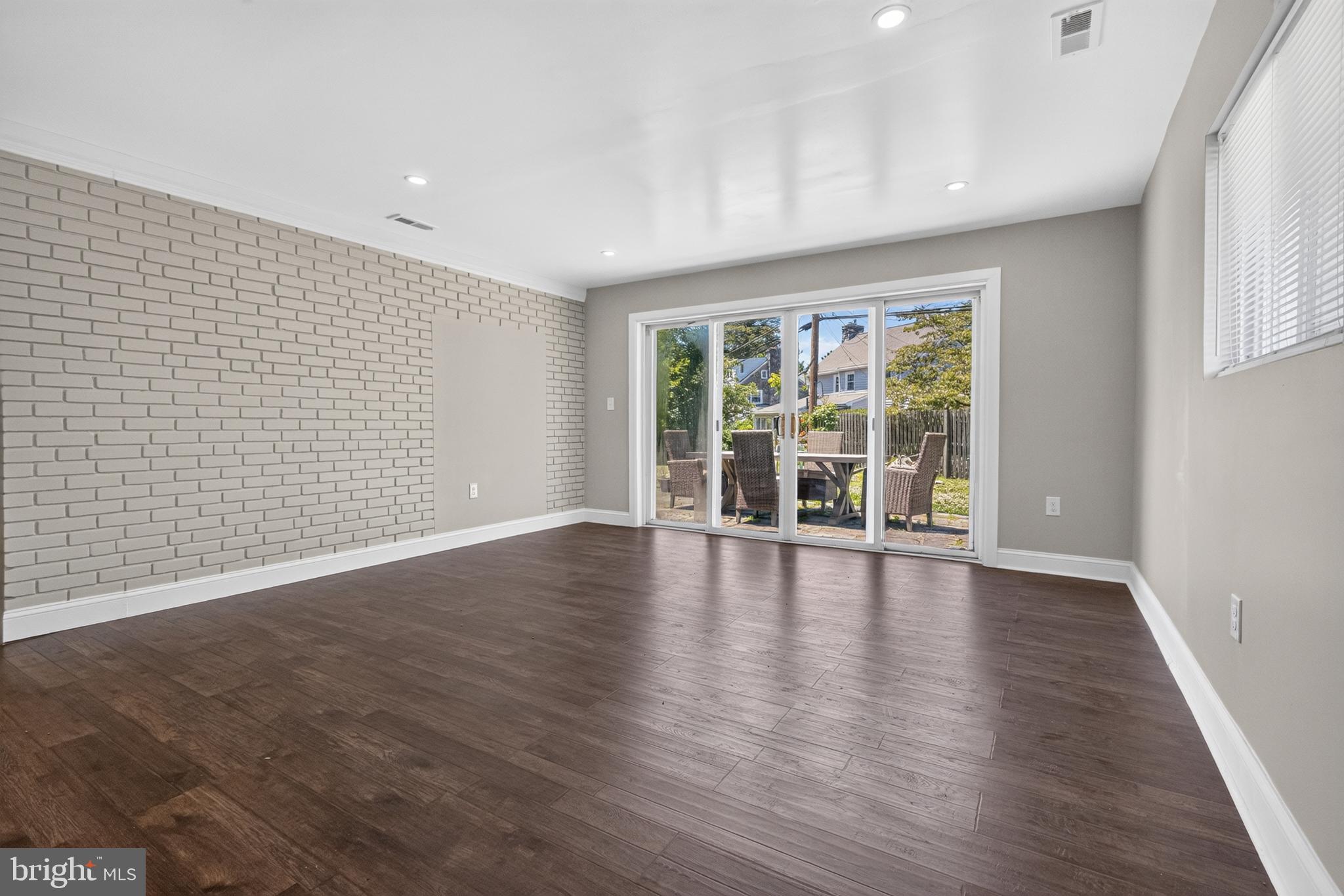 WYNNEWOOD - Residential