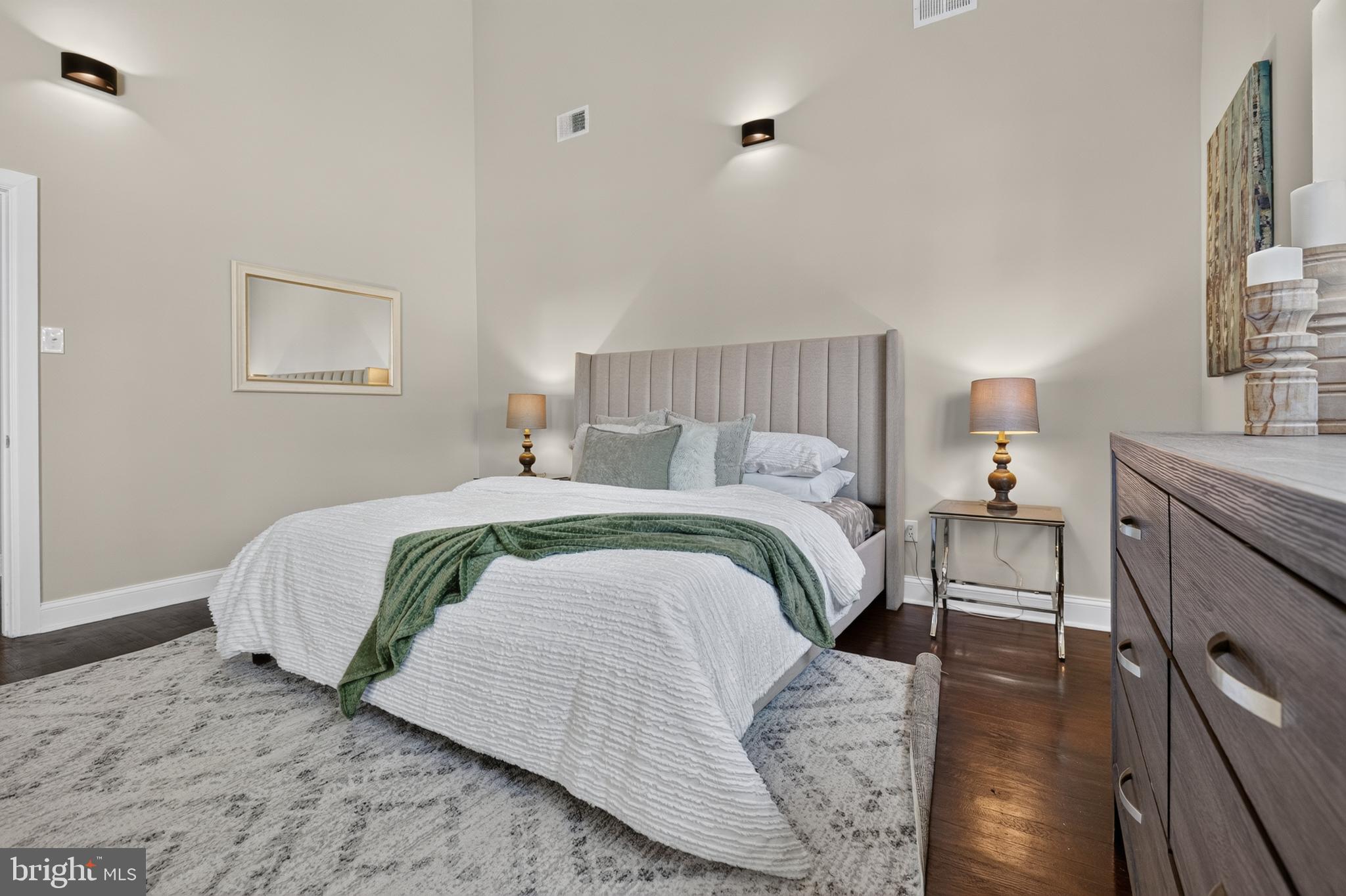 WYNNEWOOD - Residential