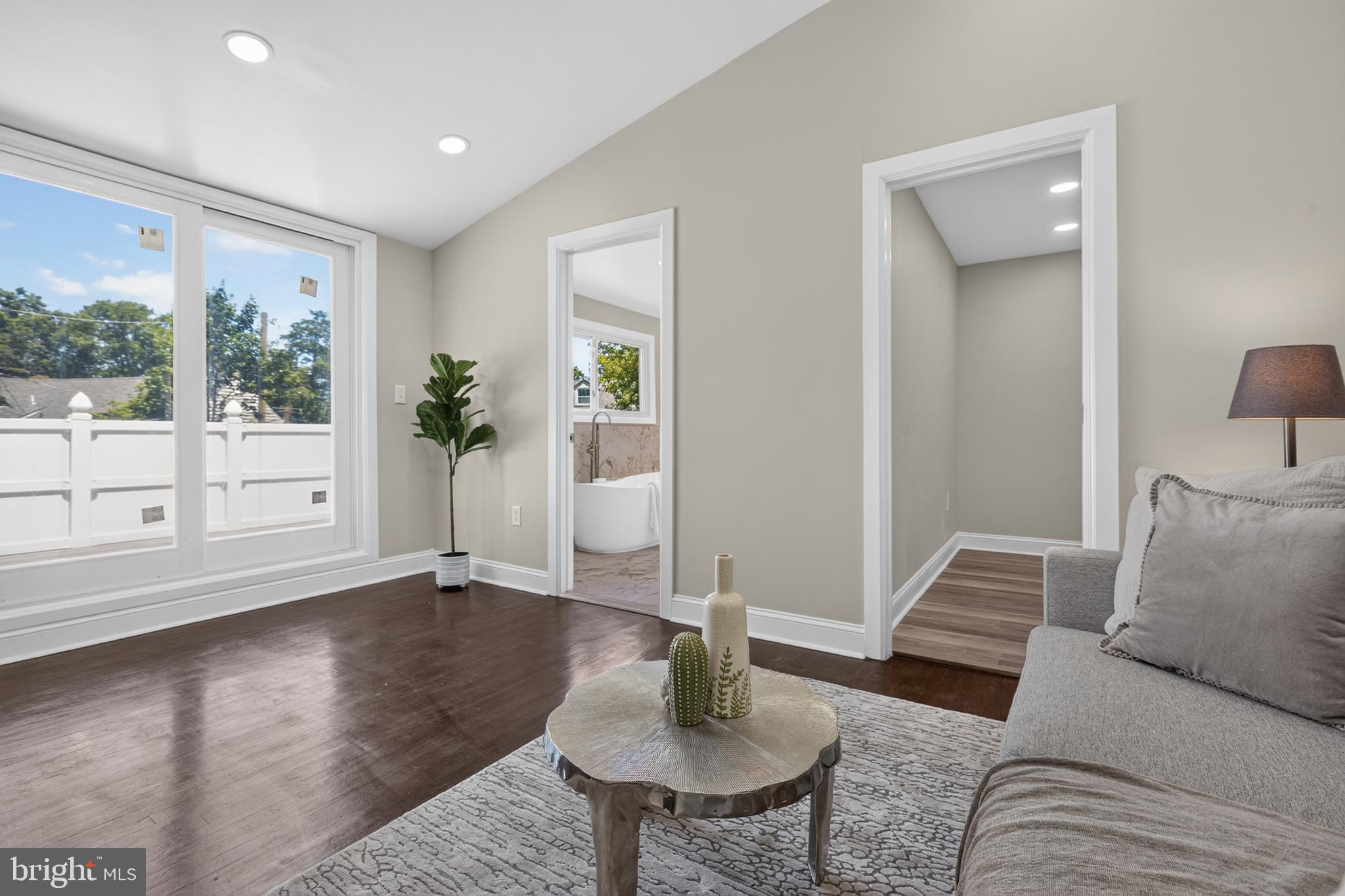 WYNNEWOOD - Residential