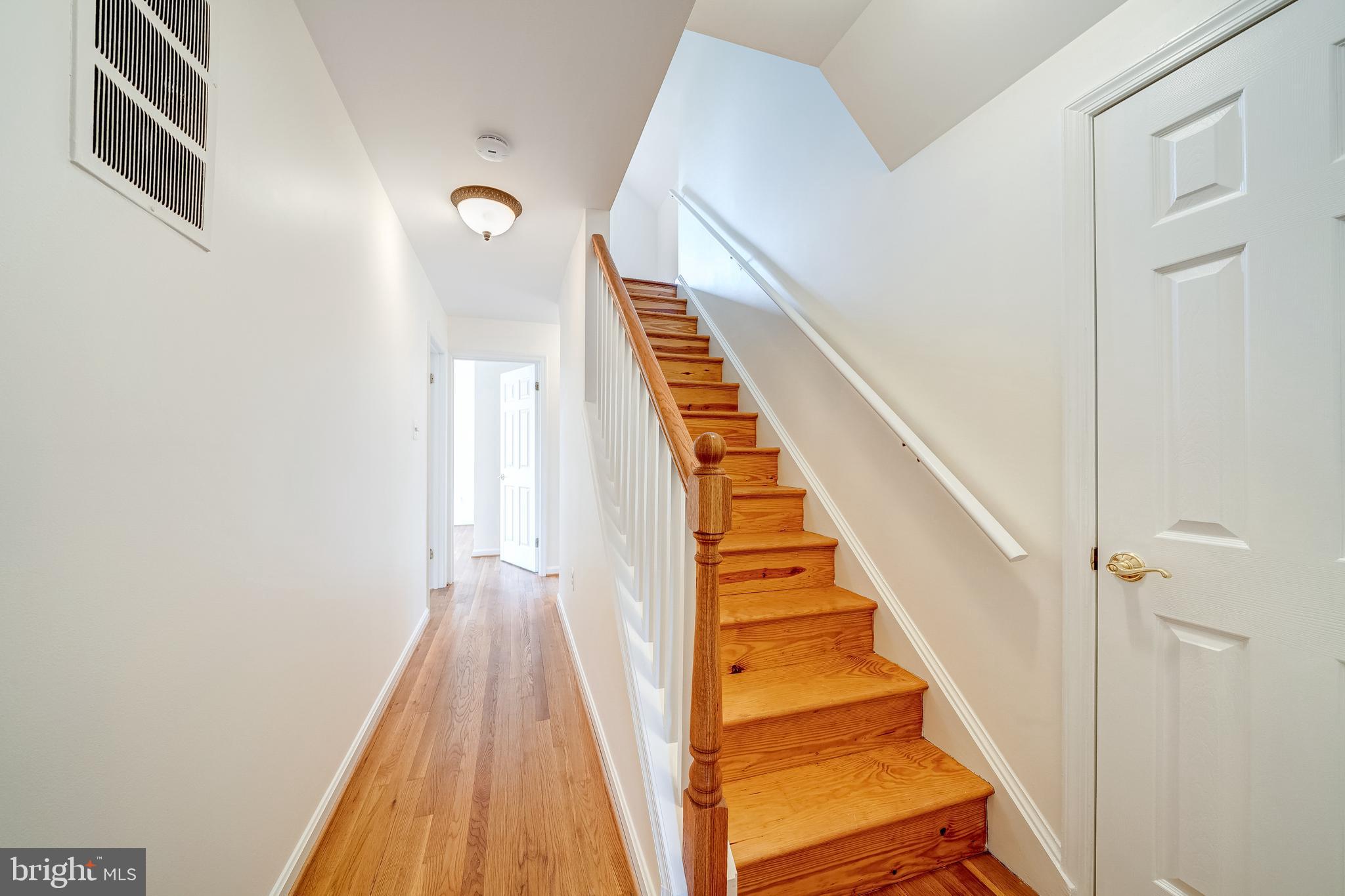 LAYHILL VIEW - Residential Lease