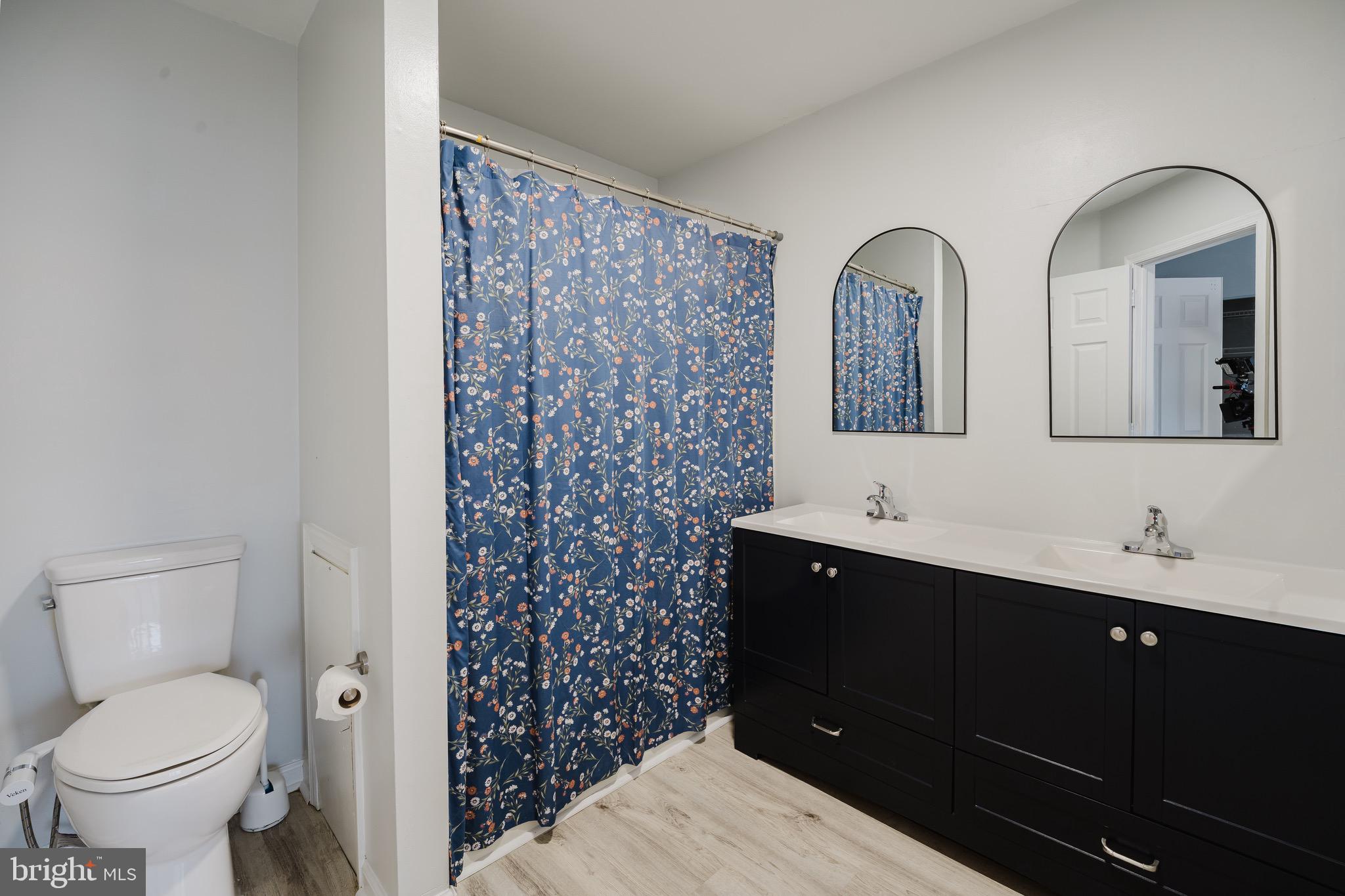 LAKESIDE AT RIVERS - Residential