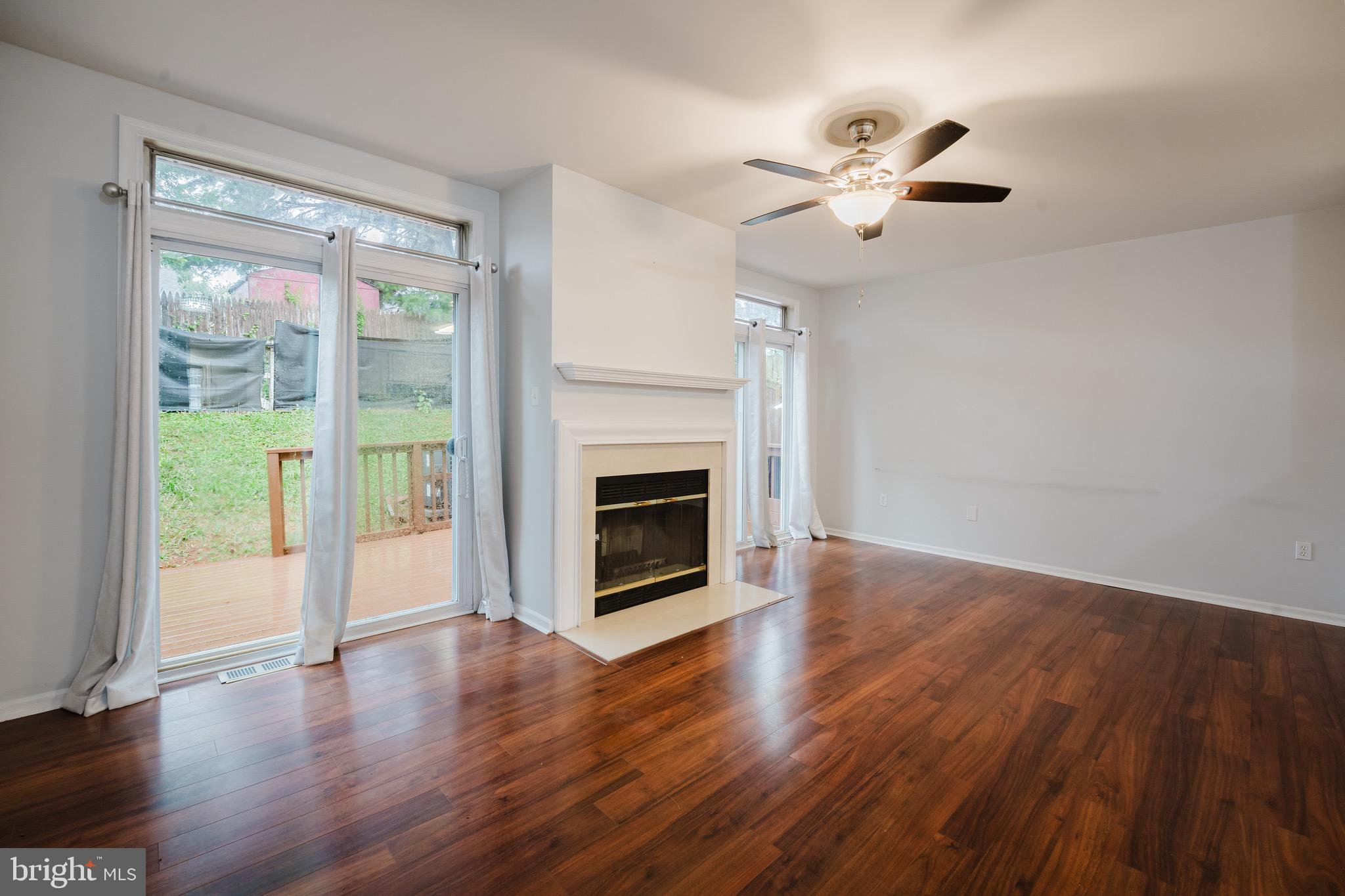 LAKESIDE AT RIVERS - Residential