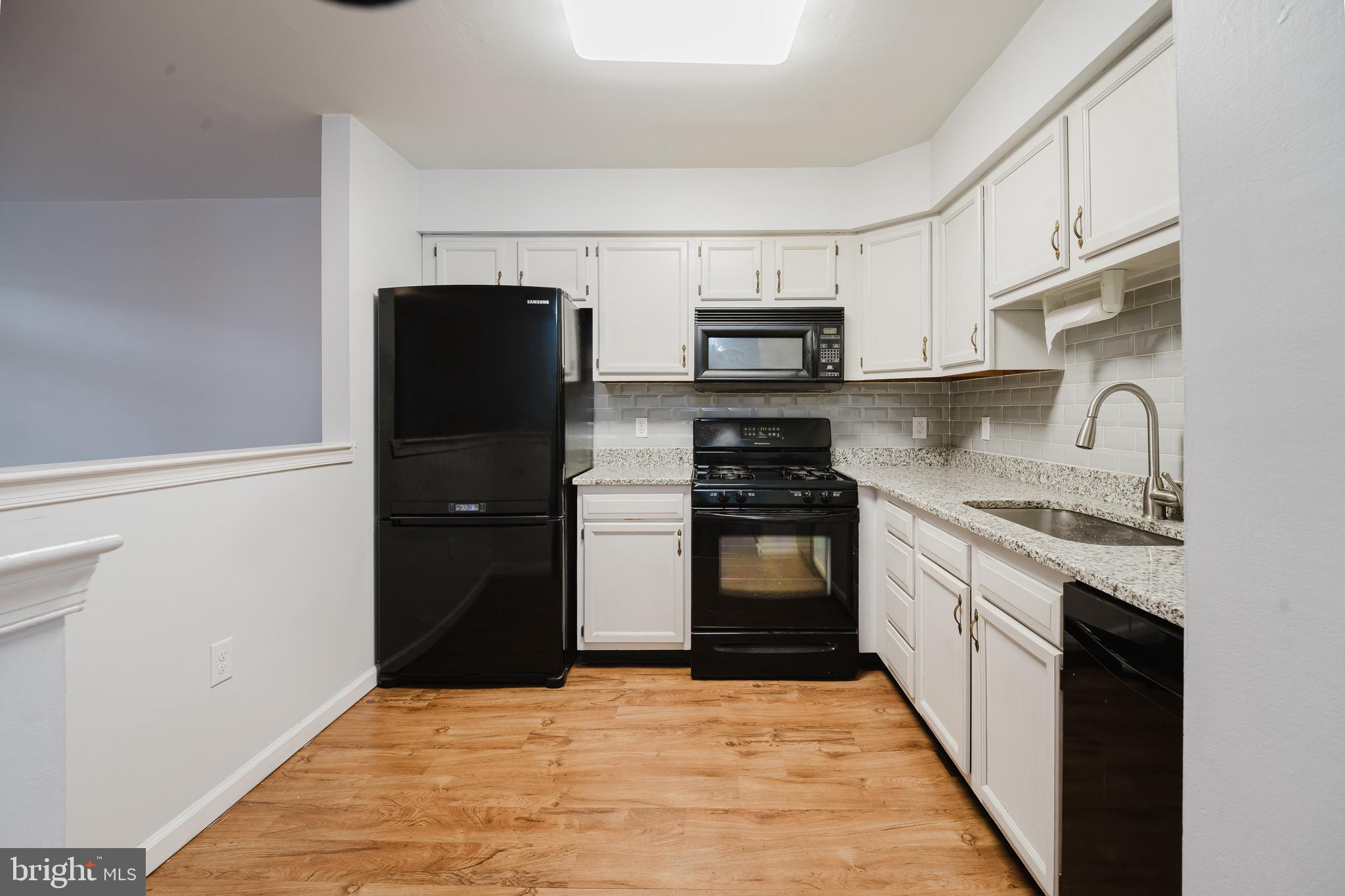 LAKESIDE AT RIVERS - Residential