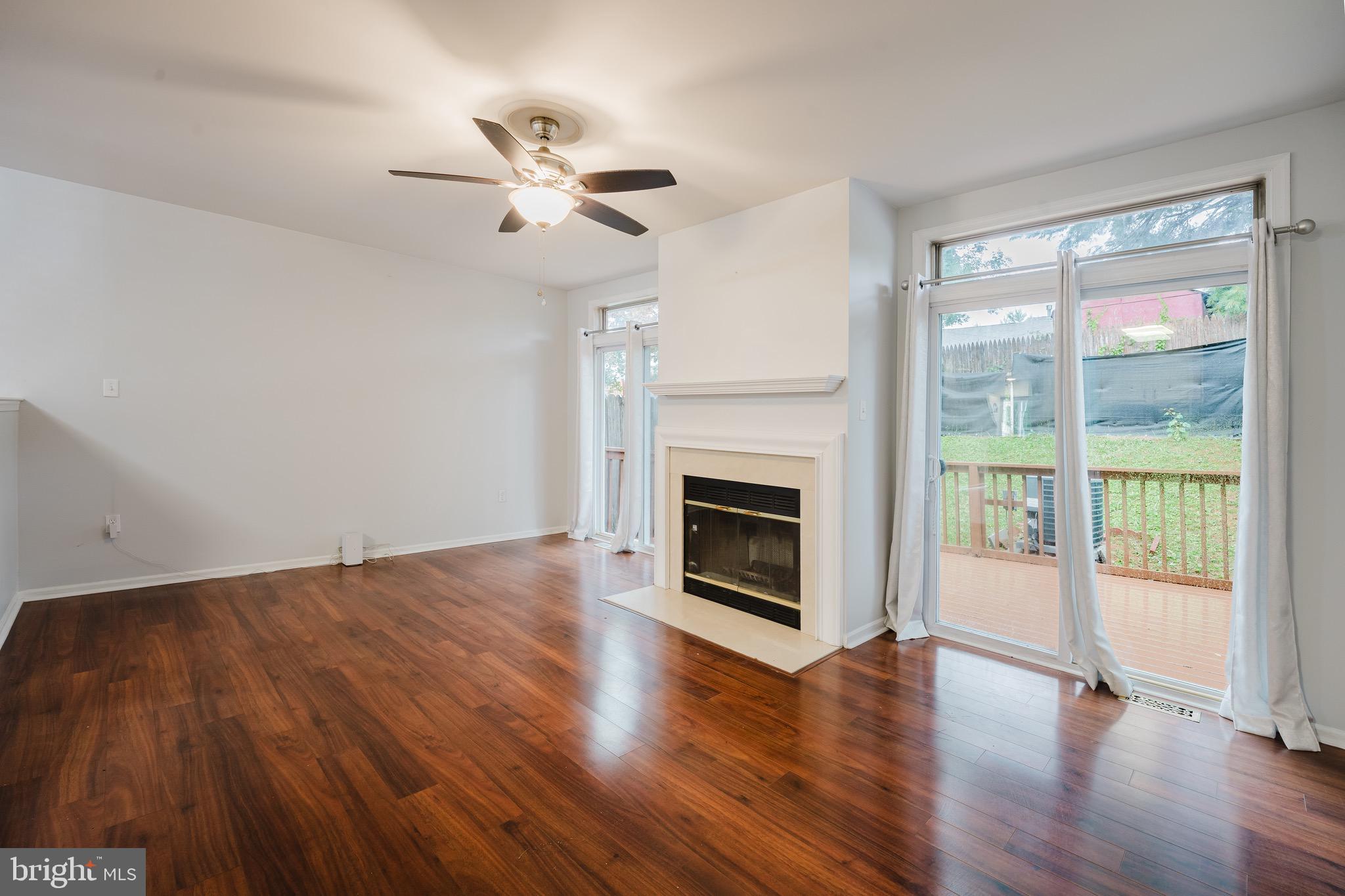 LAKESIDE AT RIVERS - Residential