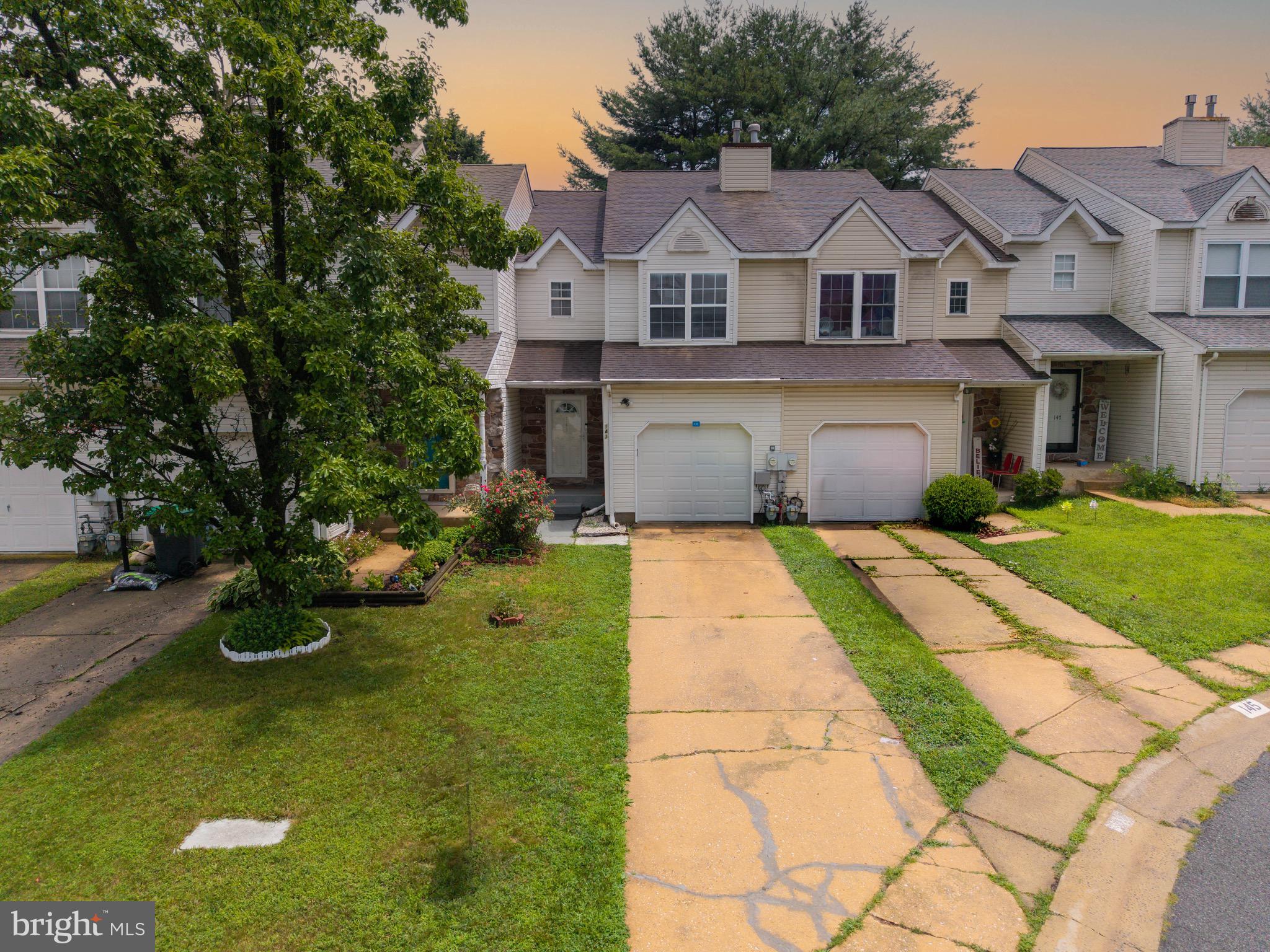 LAKESIDE AT RIVERS - Residential