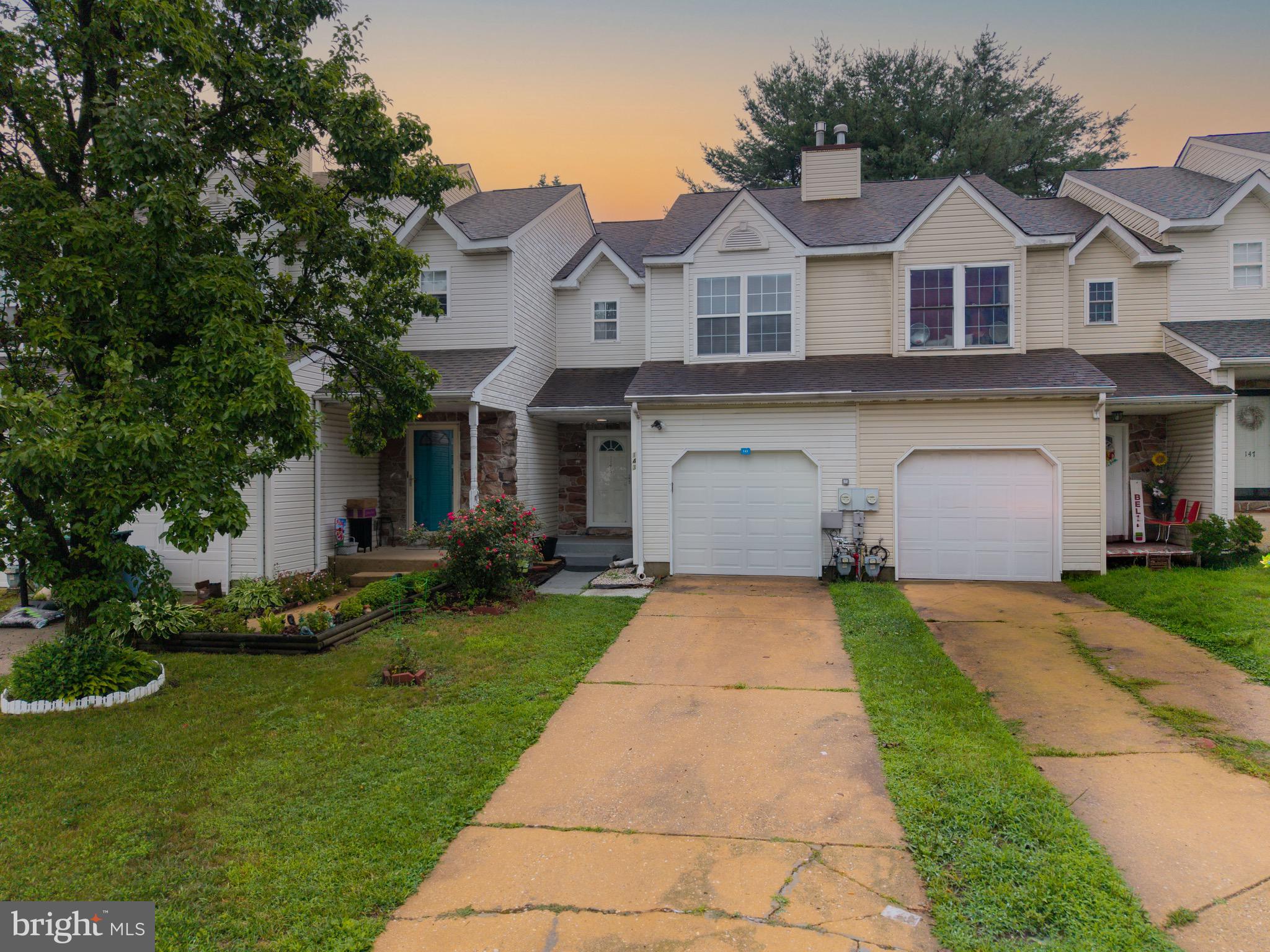 LAKESIDE AT RIVERS - Residential