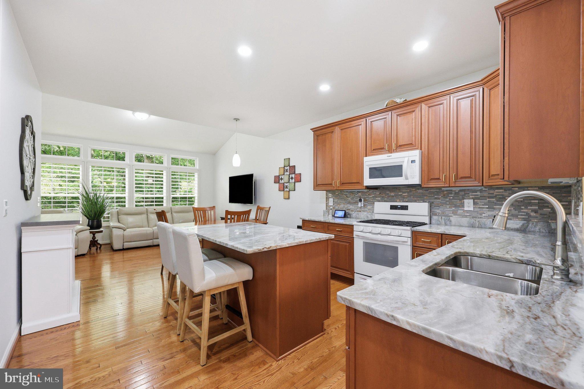 SIGNATURE CLUB AT GREENVIEW - Residential