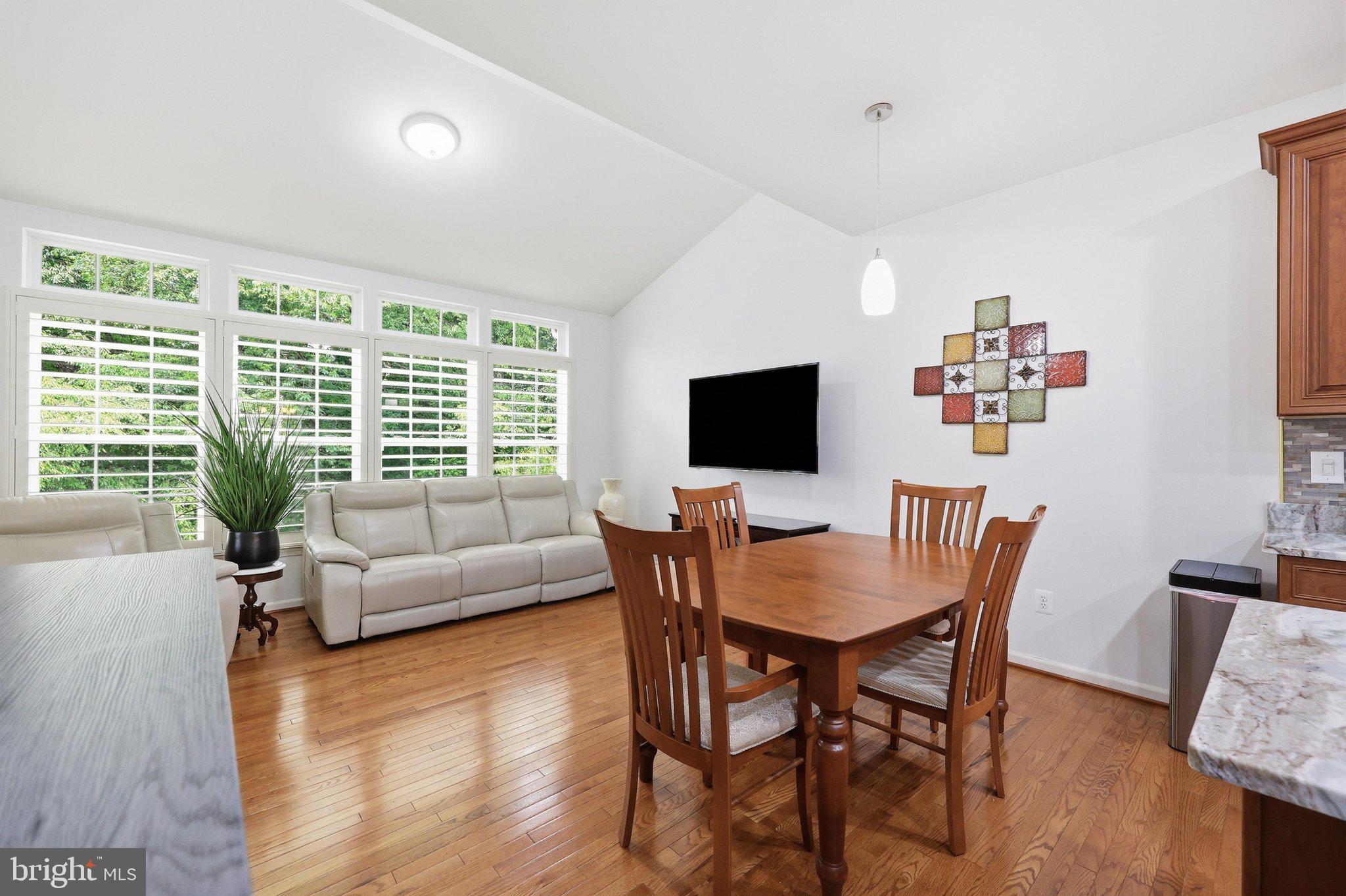 SIGNATURE CLUB AT GREENVIEW - Residential