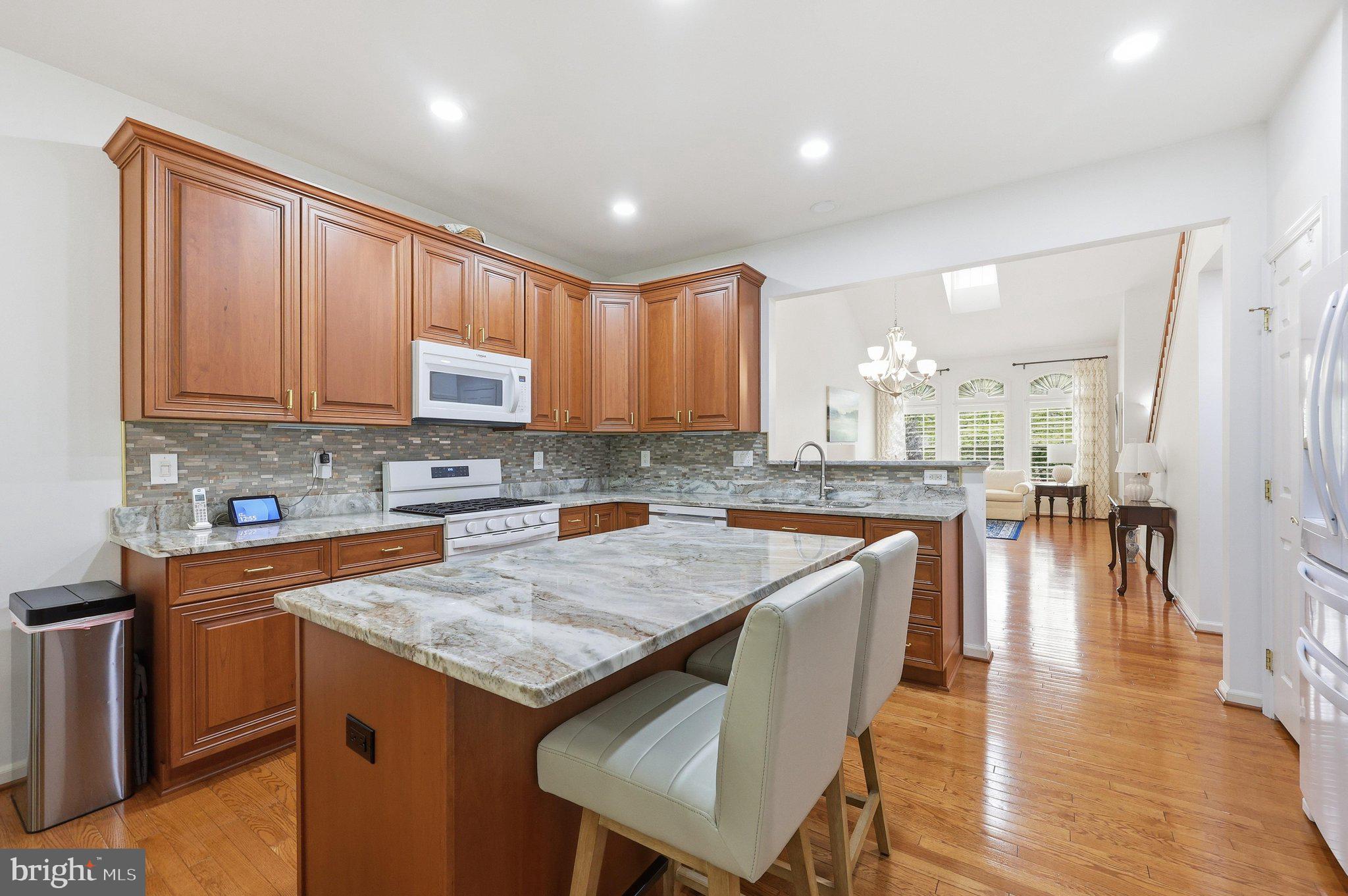 SIGNATURE CLUB AT GREENVIEW - Residential