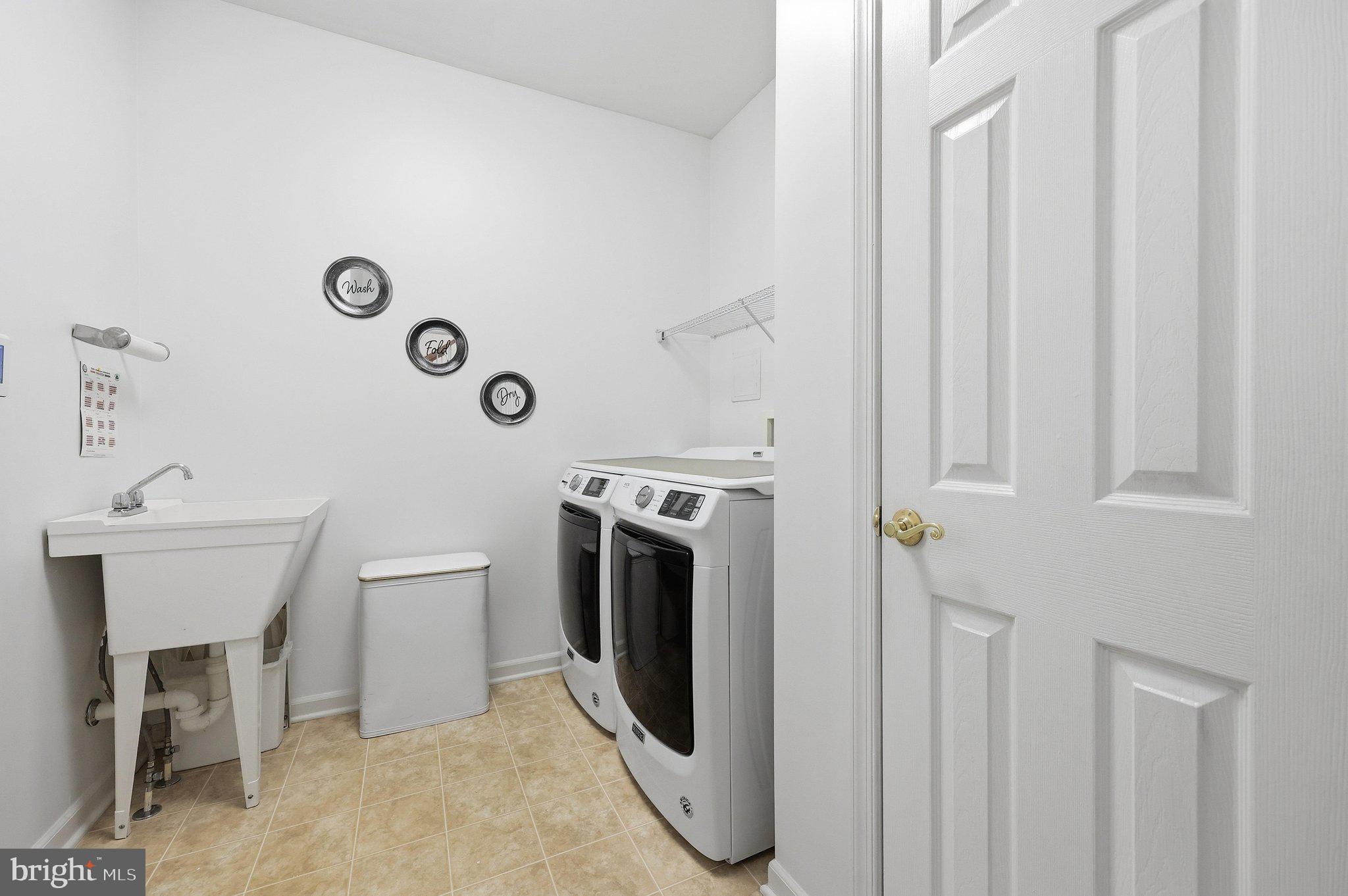 SIGNATURE CLUB AT GREENVIEW - Residential