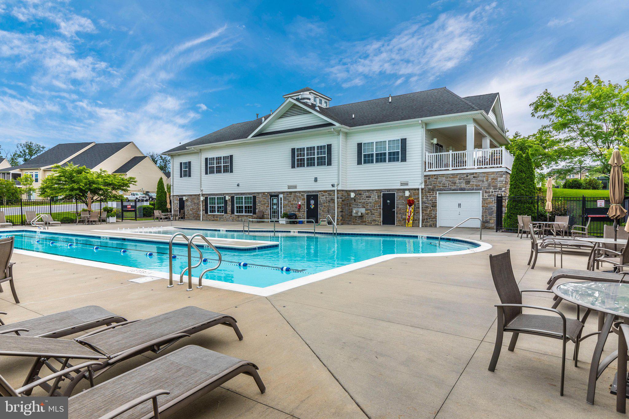 SIGNATURE CLUB AT GREENVIEW - Residential