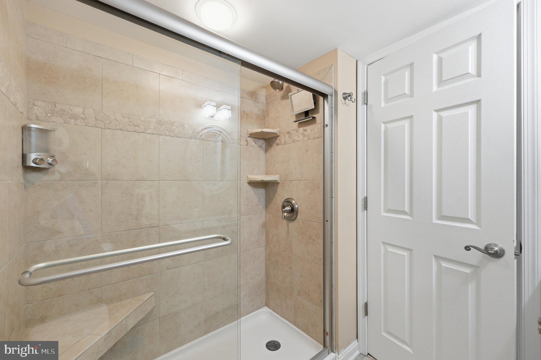 SIGNATURE CLUB AT GREENVIEW - Residential