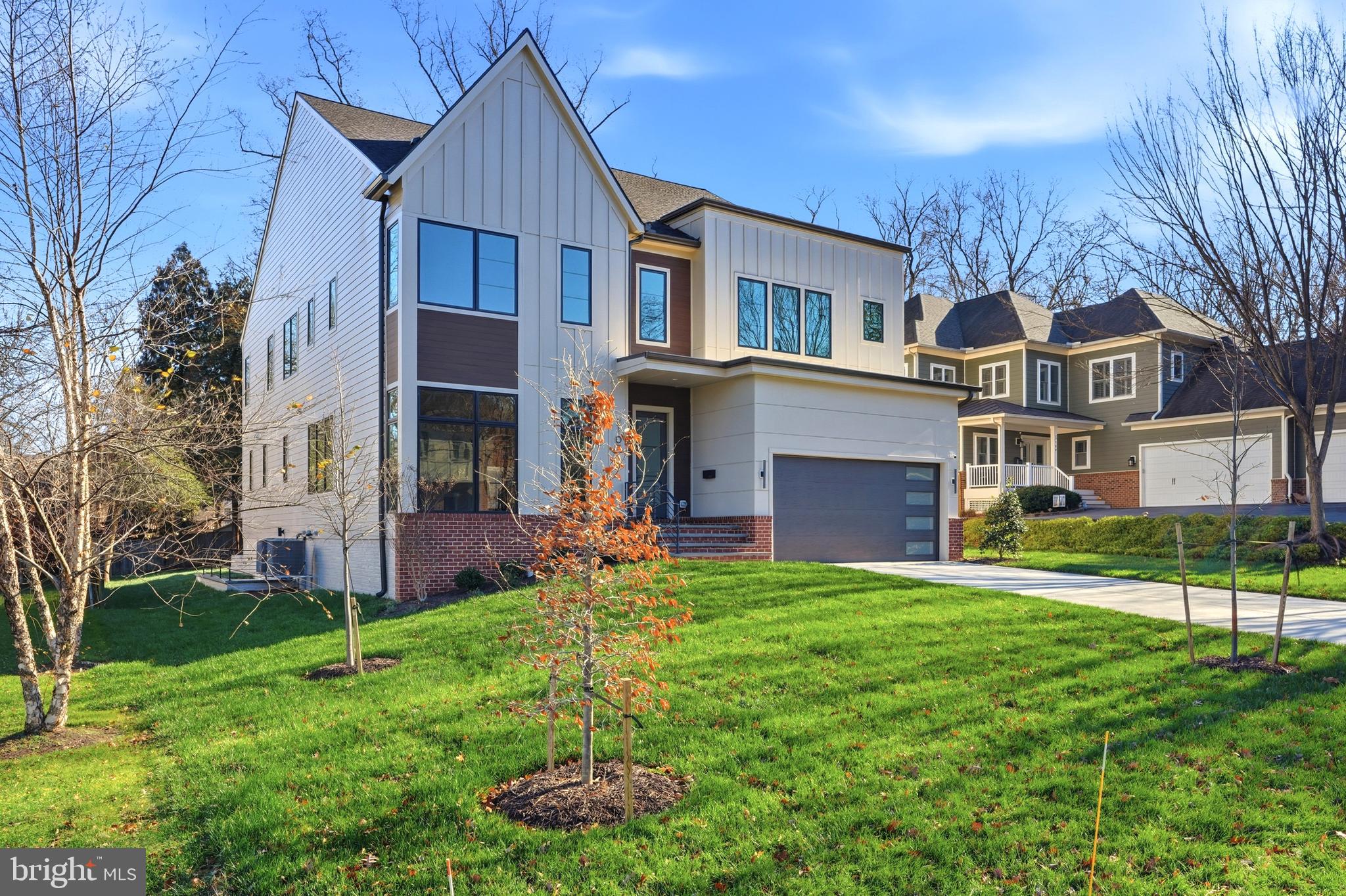 WESTHAMPTON - Residential