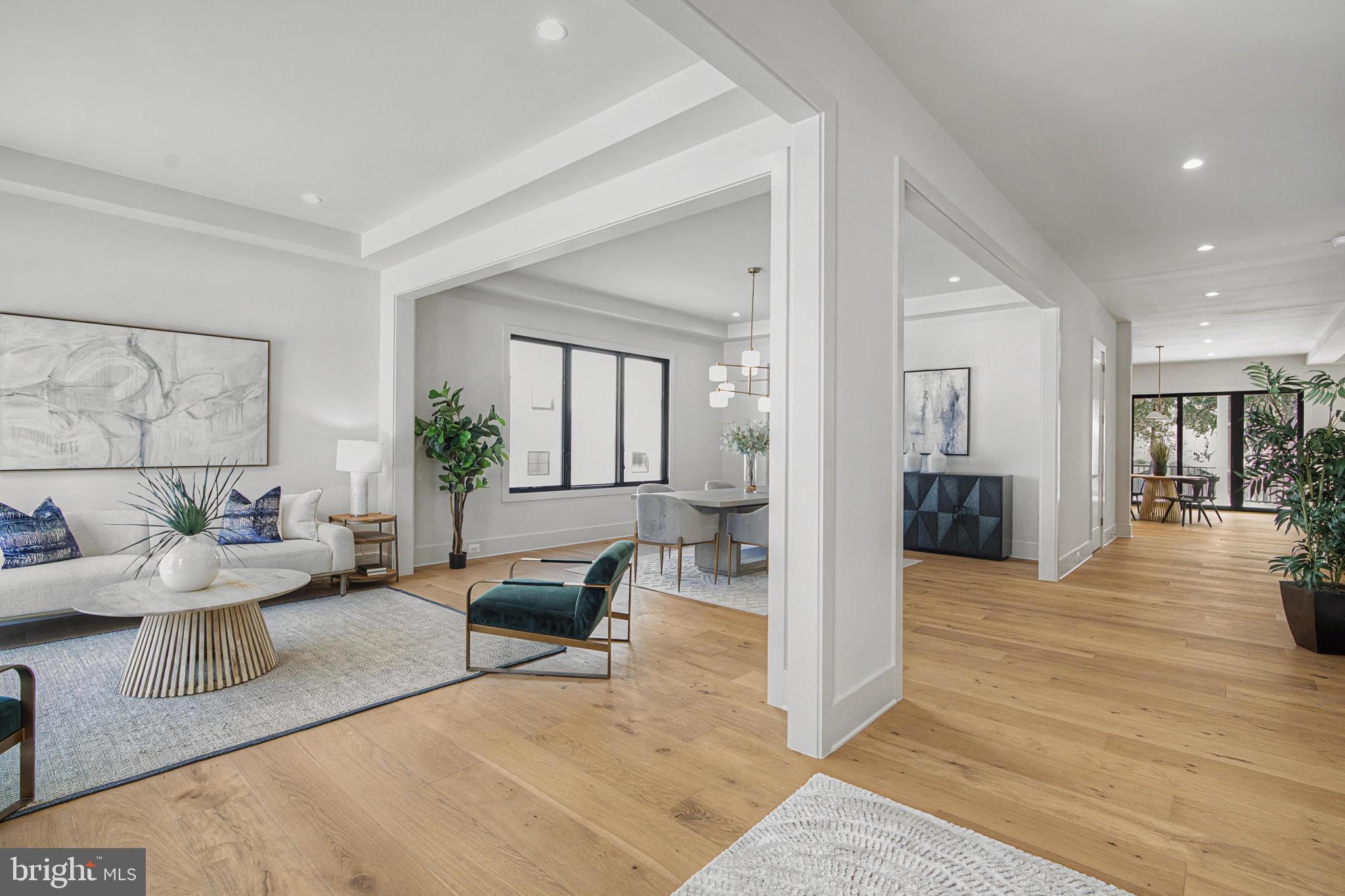 WESTHAMPTON - Residential
