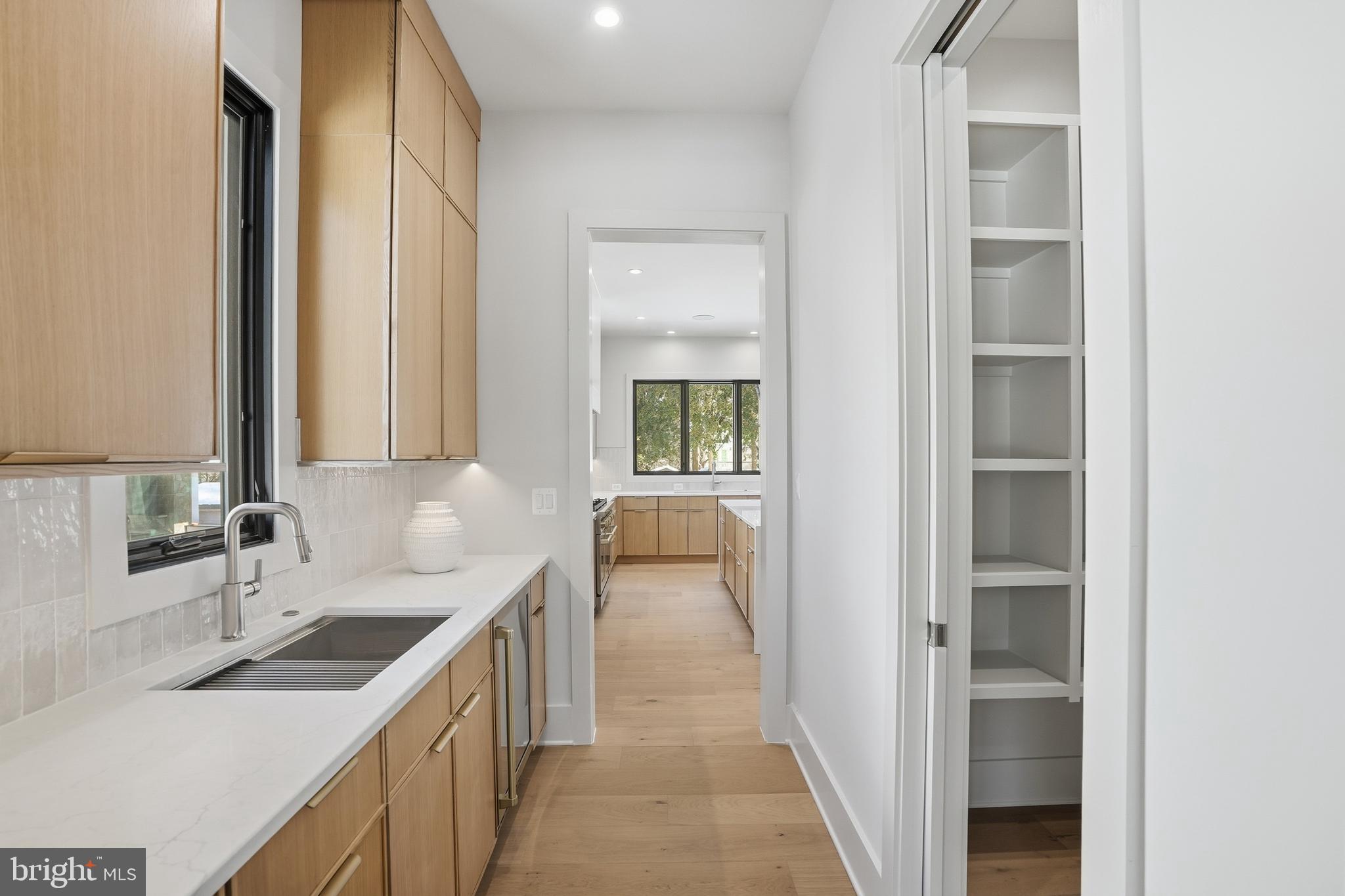 WESTHAMPTON - Residential