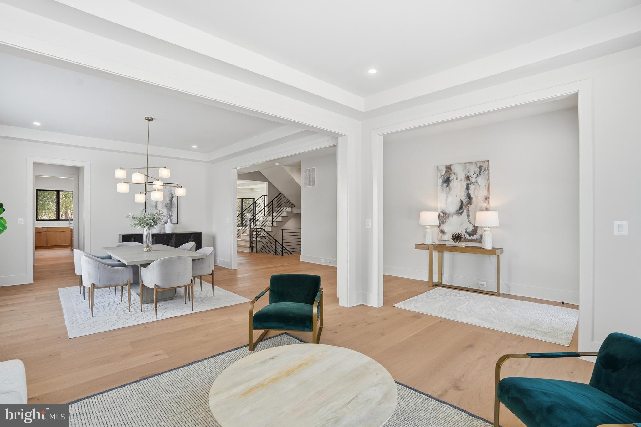 WESTHAMPTON - Residential