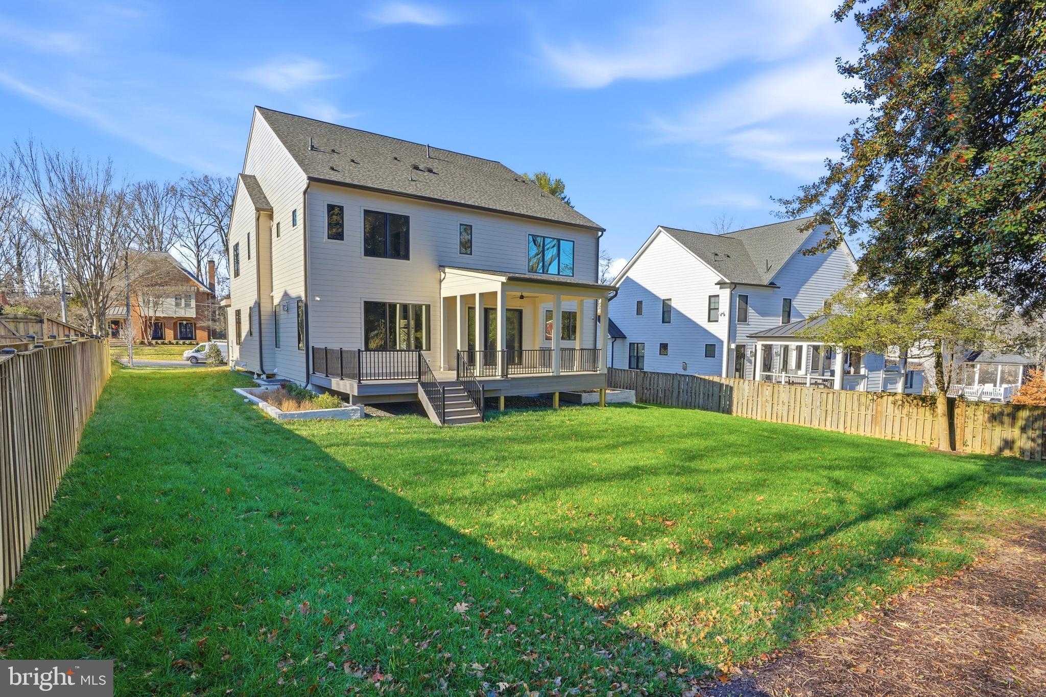 WESTHAMPTON - Residential