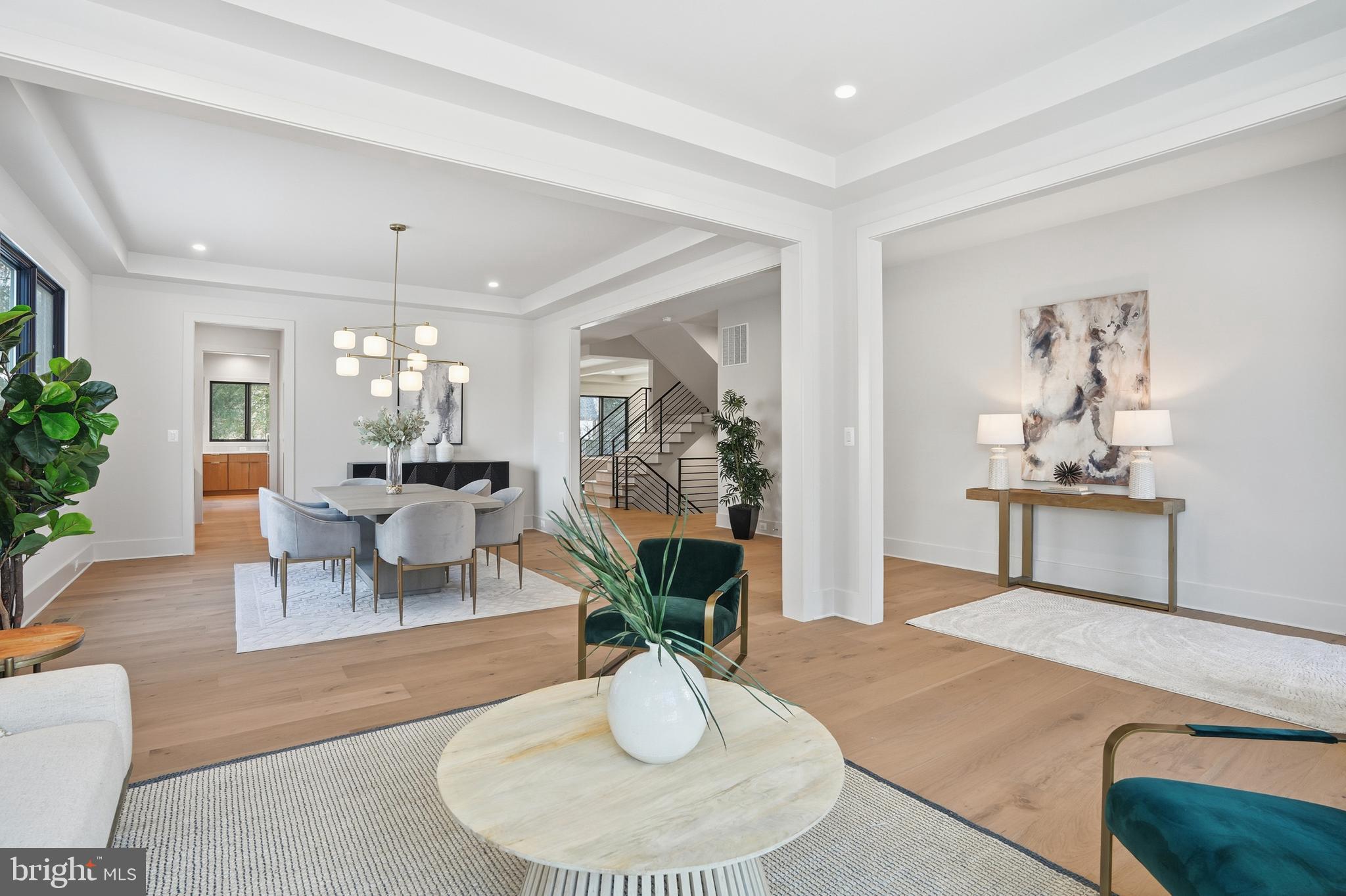 WESTHAMPTON - Residential