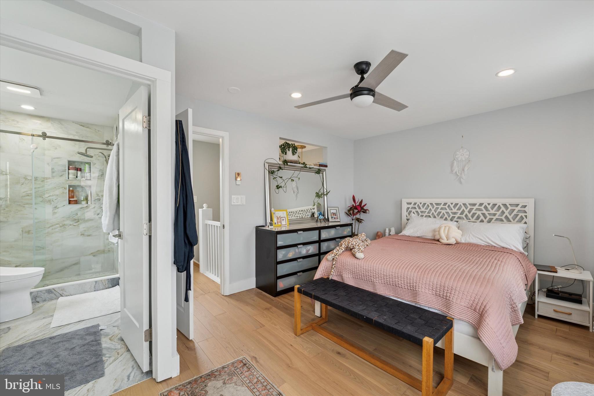 SHARSWOOD - Residential