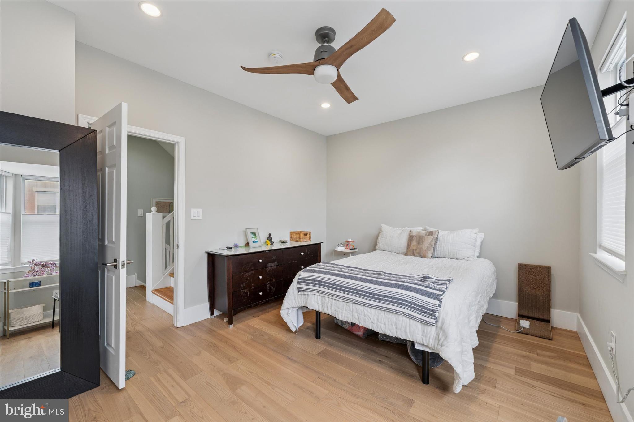 SHARSWOOD - Residential