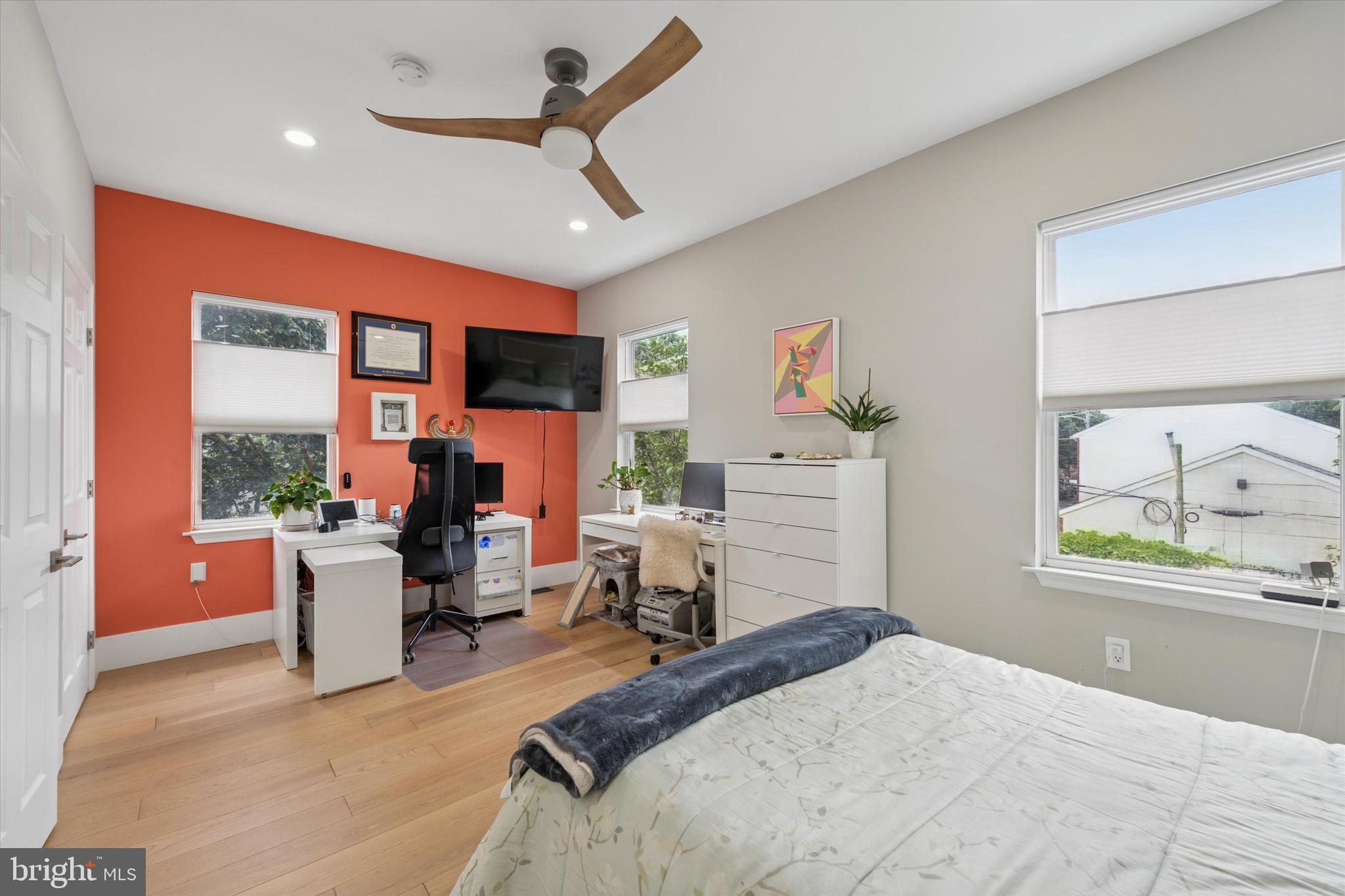 SHARSWOOD - Residential