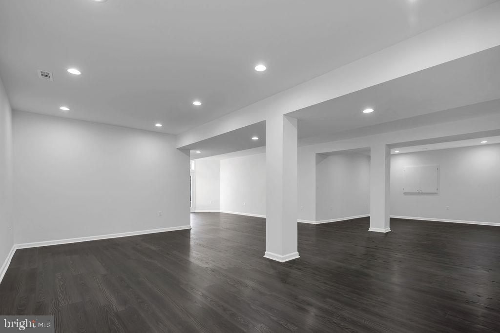 BARCLAY RIDGE - Residential