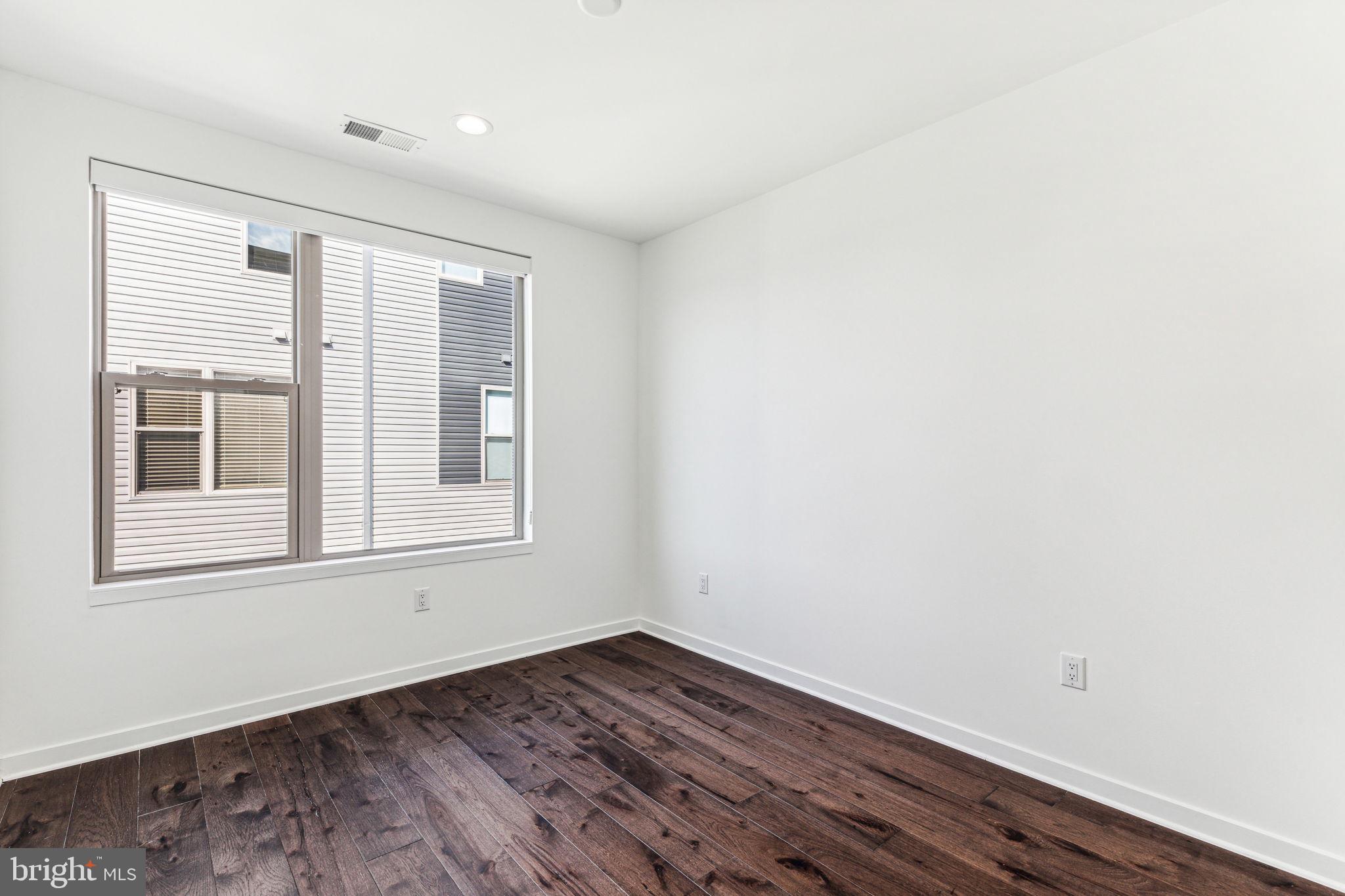 NORTHBANK - Residential