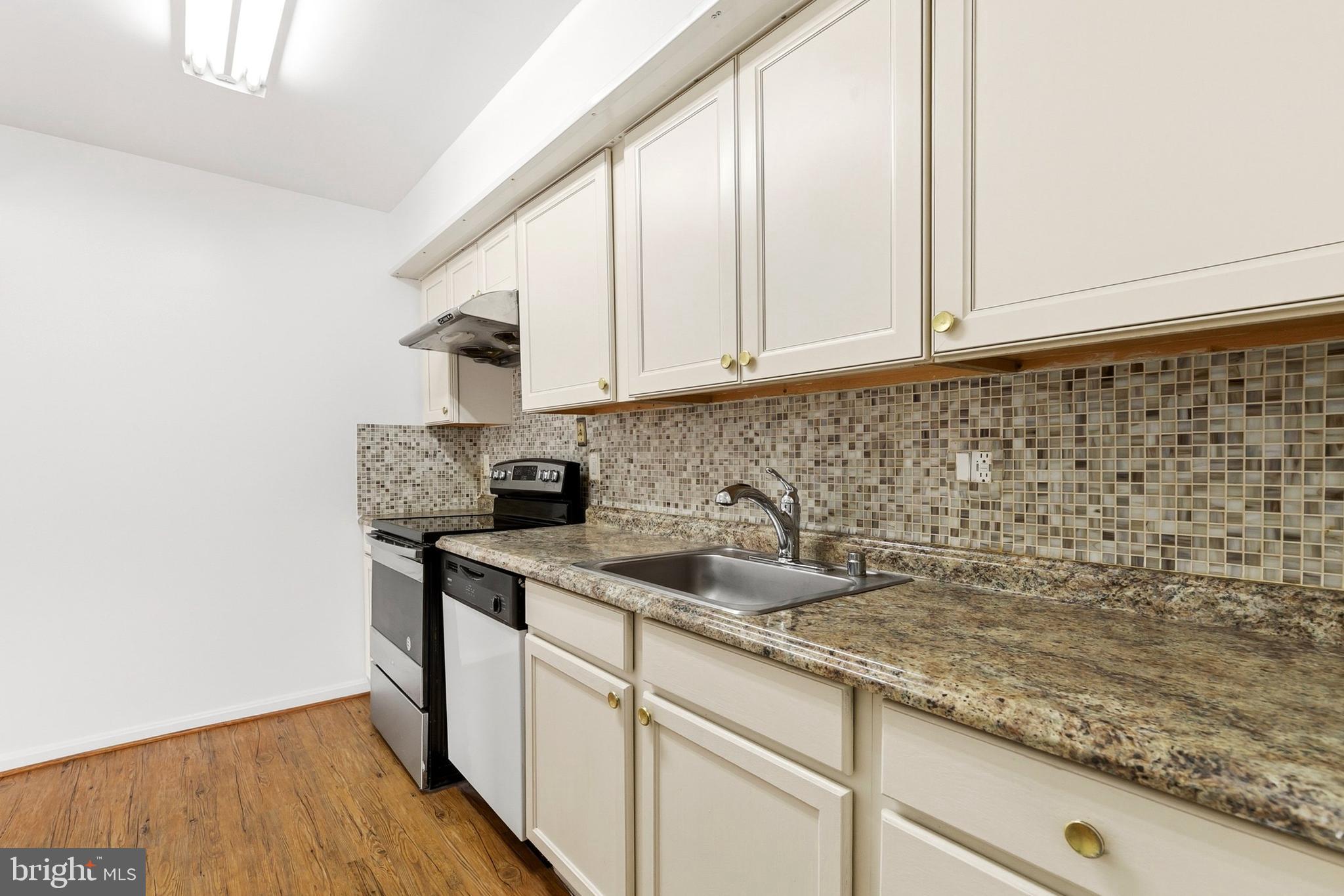 WHISKEY BOTTOM - Residential