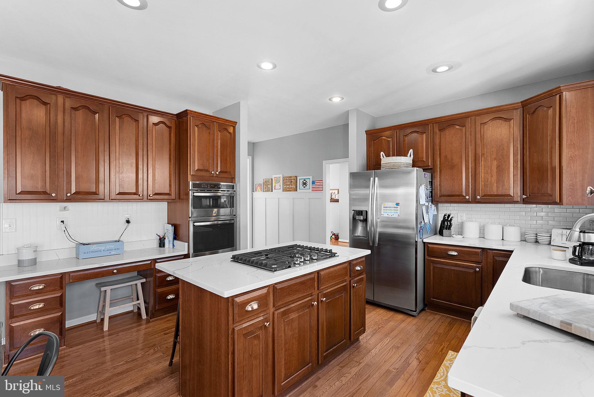 BROADLANDS - Residential