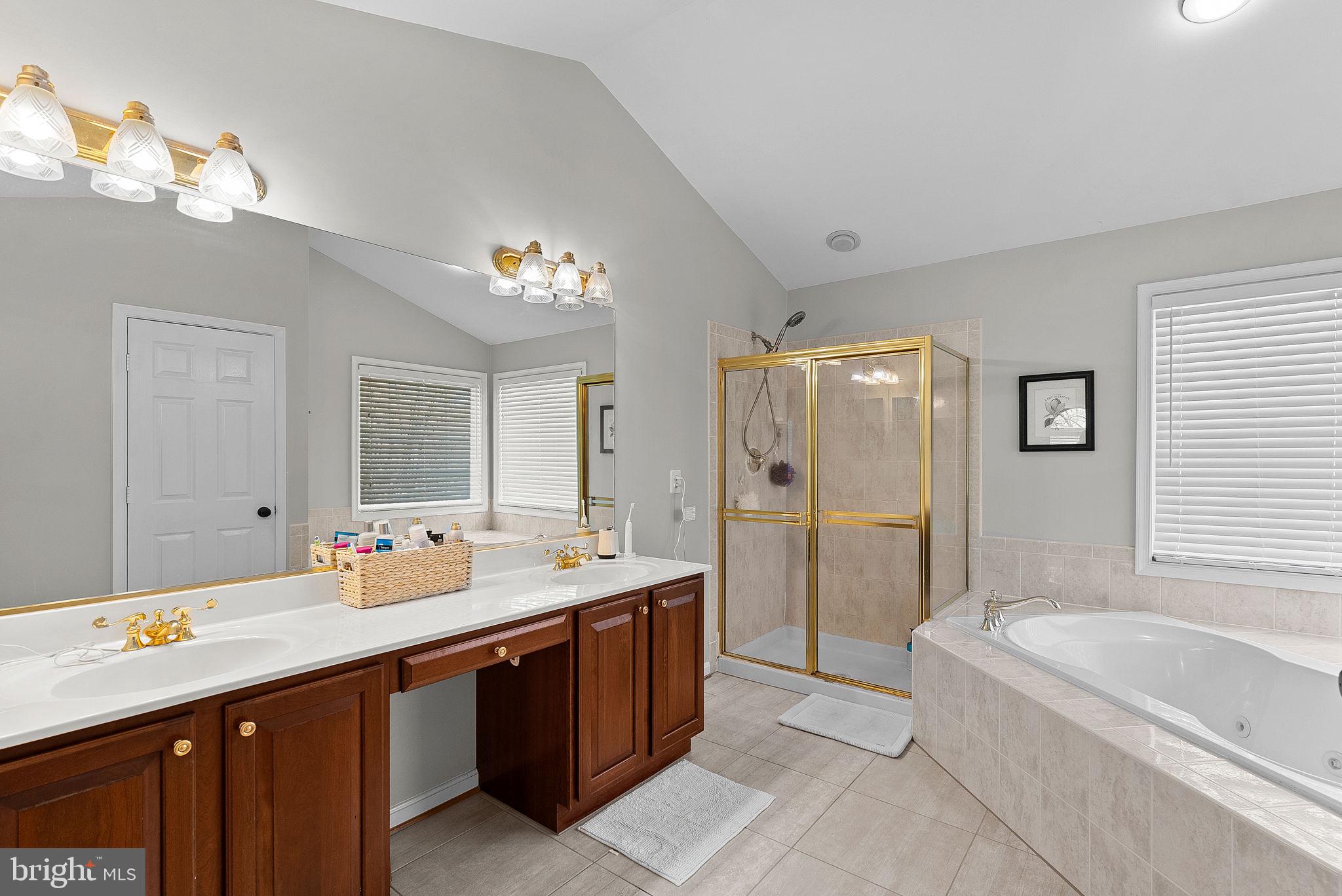 BROADLANDS - Residential