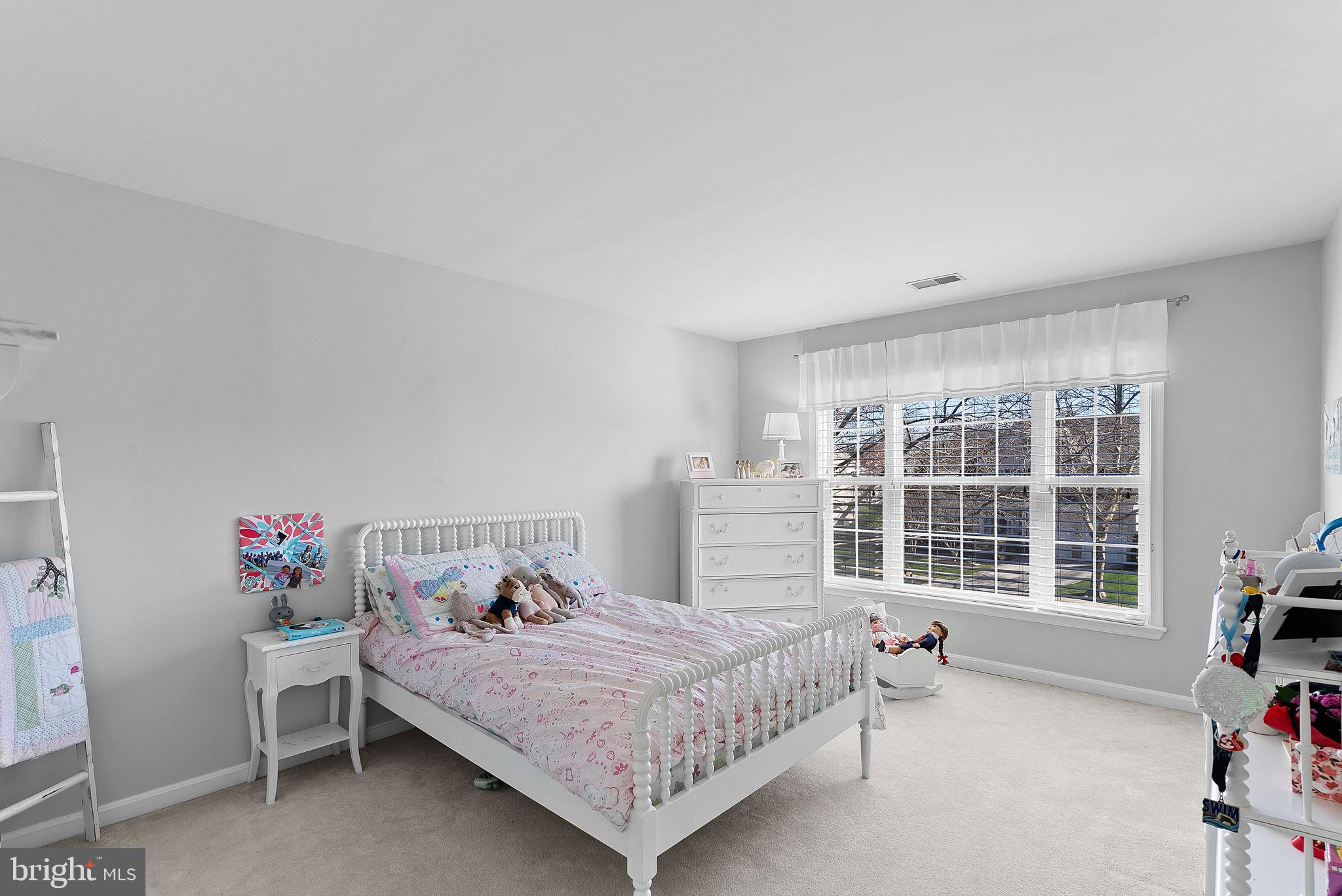 BROADLANDS - Residential