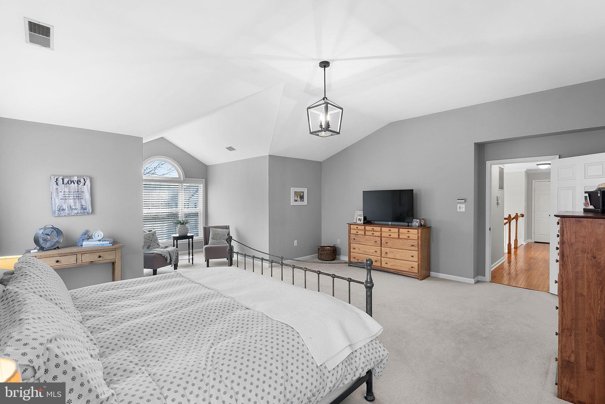 BROADLANDS - Residential