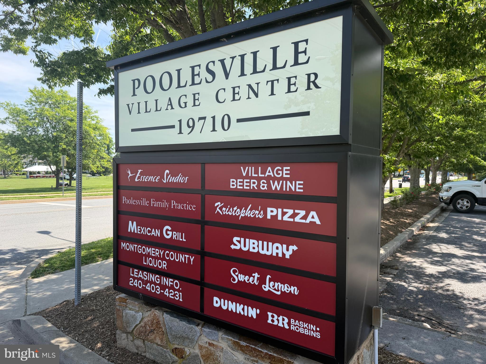 POOLESVILLE - Residential