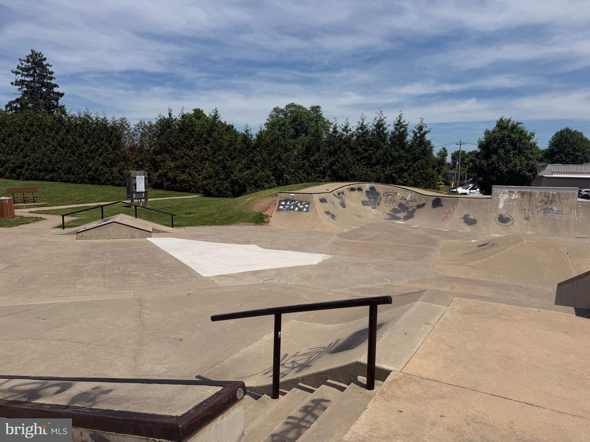 POOLESVILLE - Residential