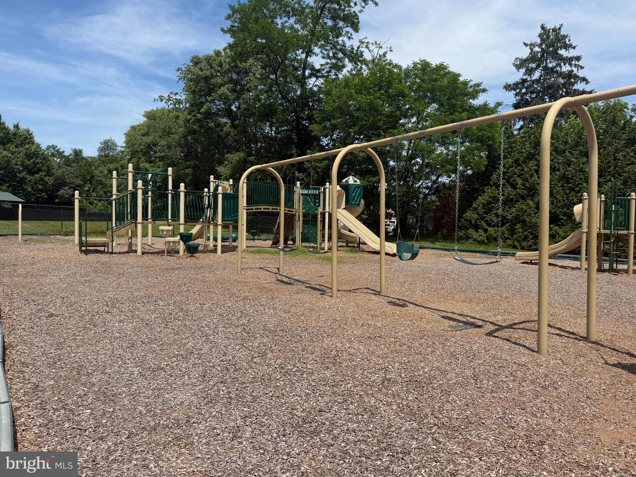 POOLESVILLE - Residential