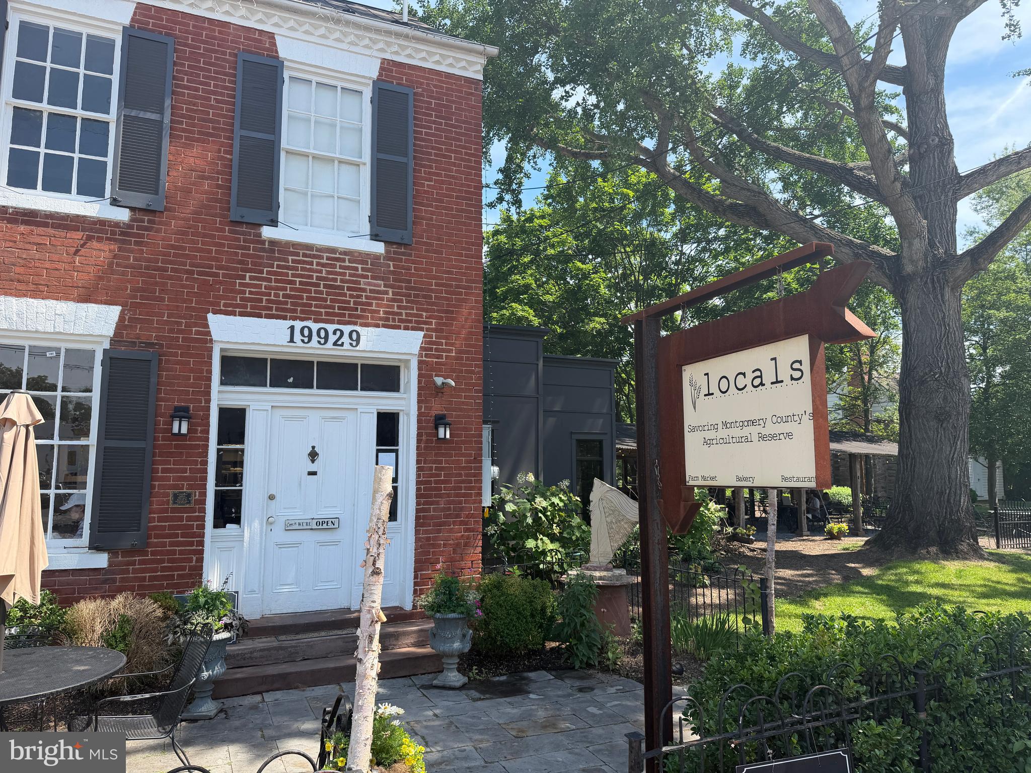POOLESVILLE - Residential