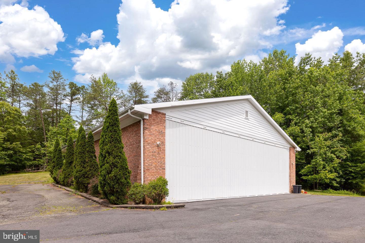 DOGWOOD AIR PARK - Residential