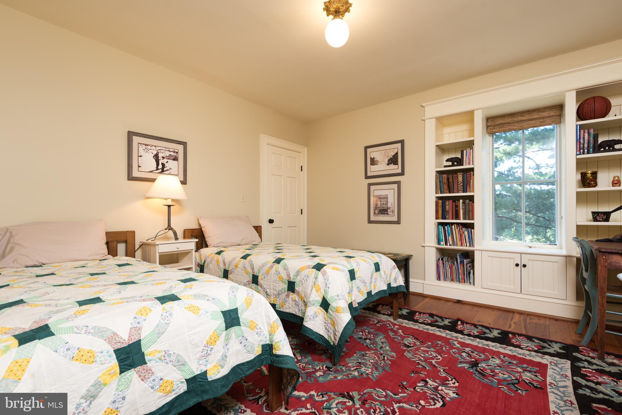 NEERSVILLE - Residential