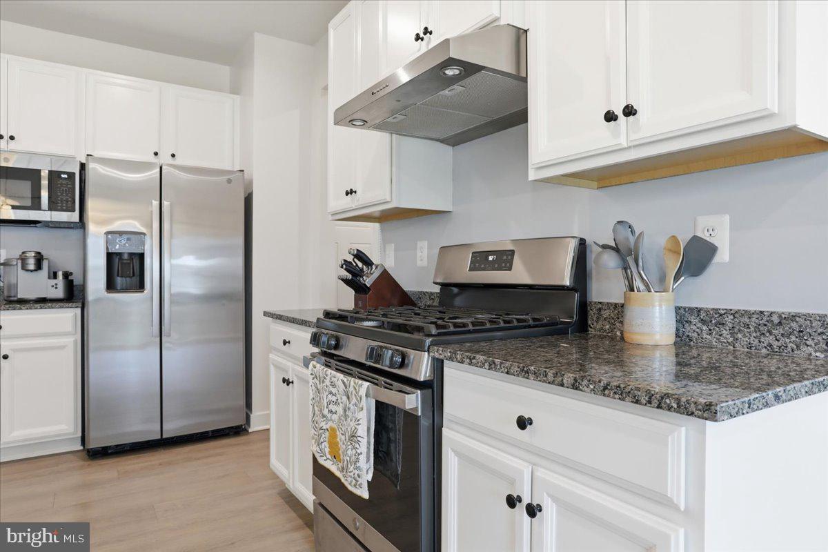 THE LAKES AT MARTINSBURG - Residential