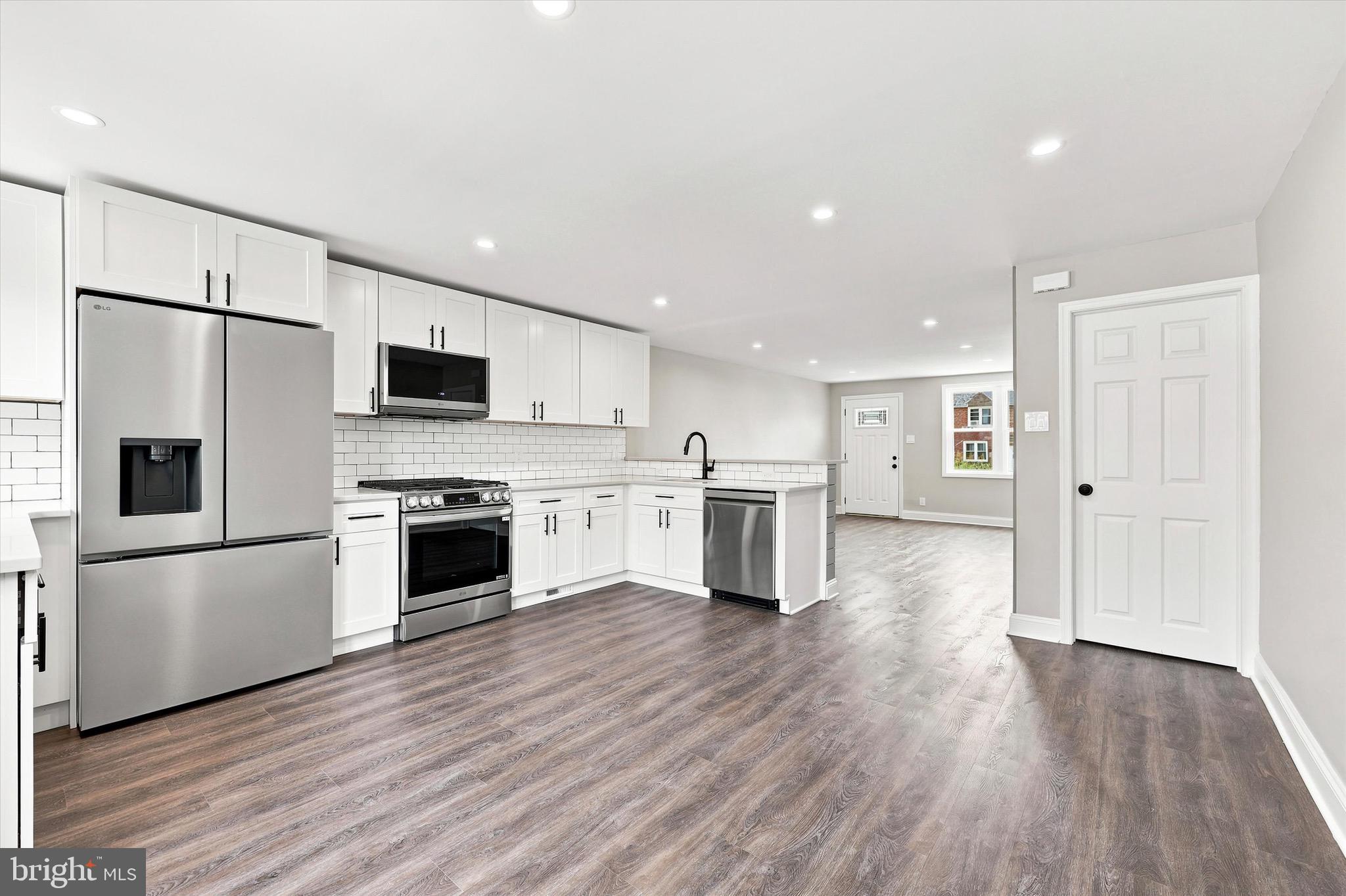 CLIFTON HEIGHTS - Residential