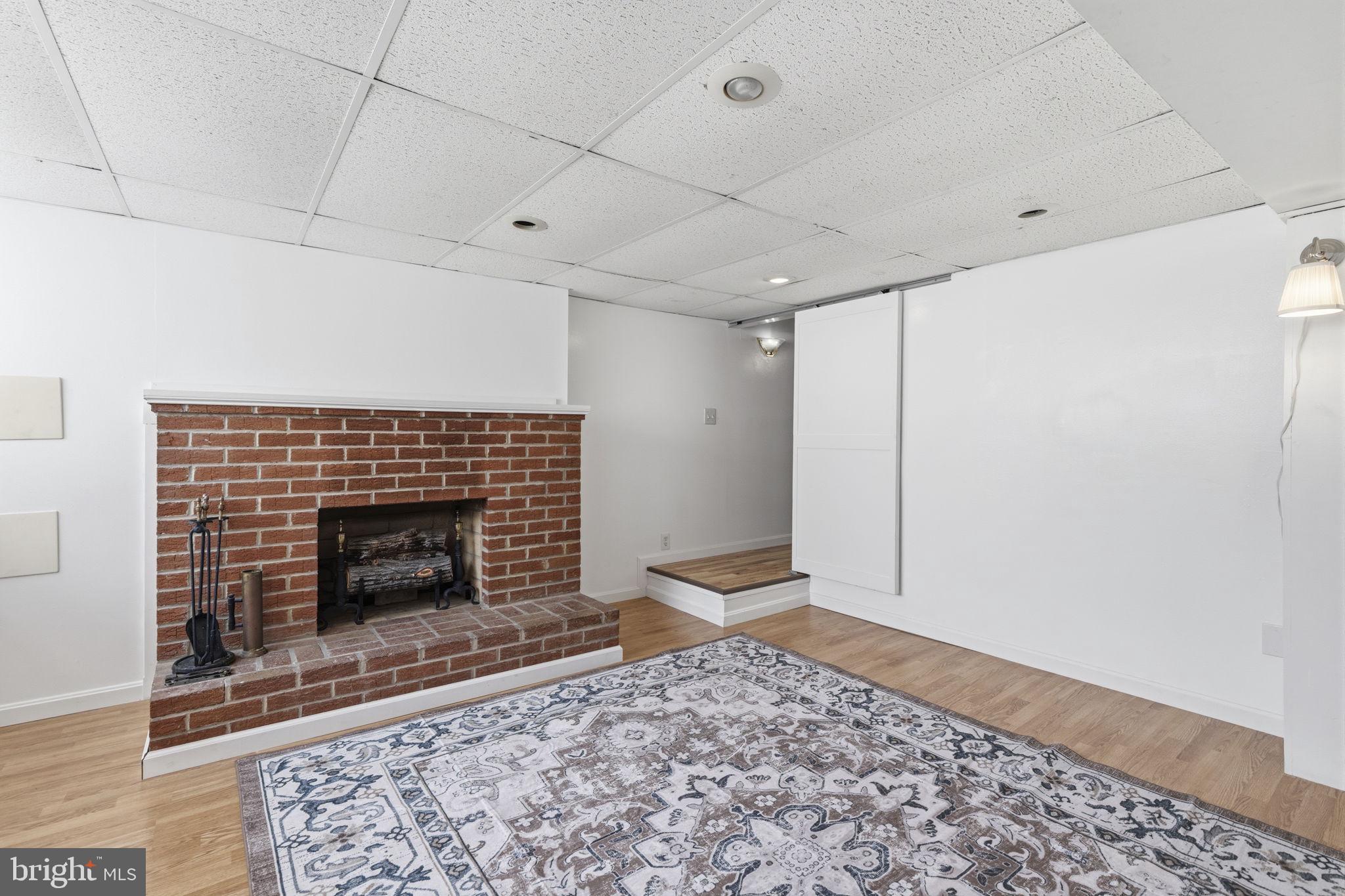 WHITE OAKS - Residential