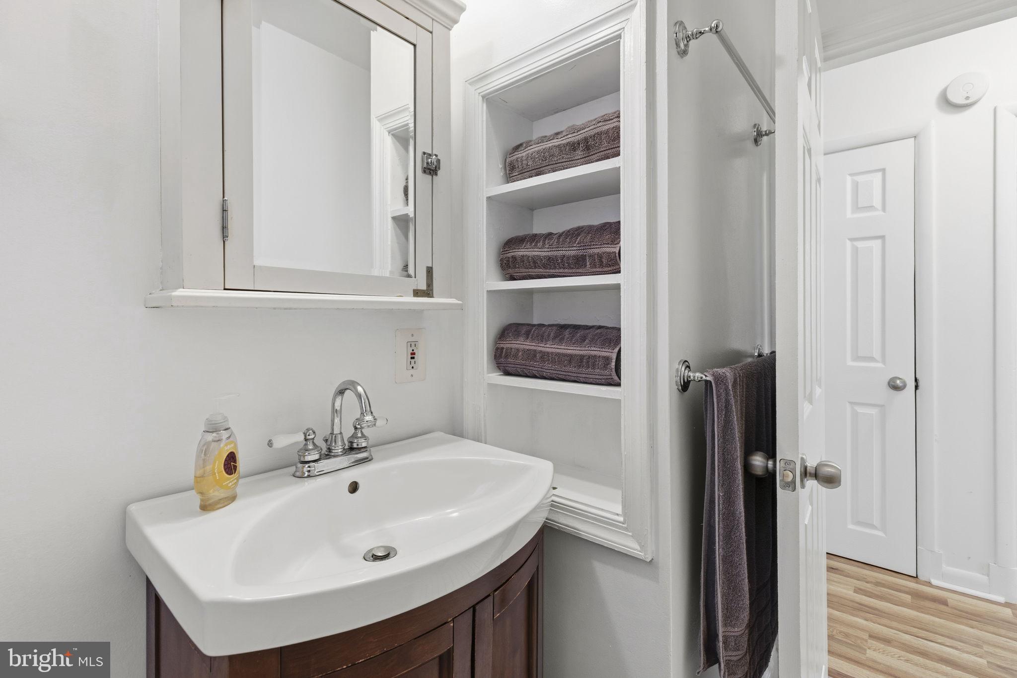 WHITE OAKS - Residential