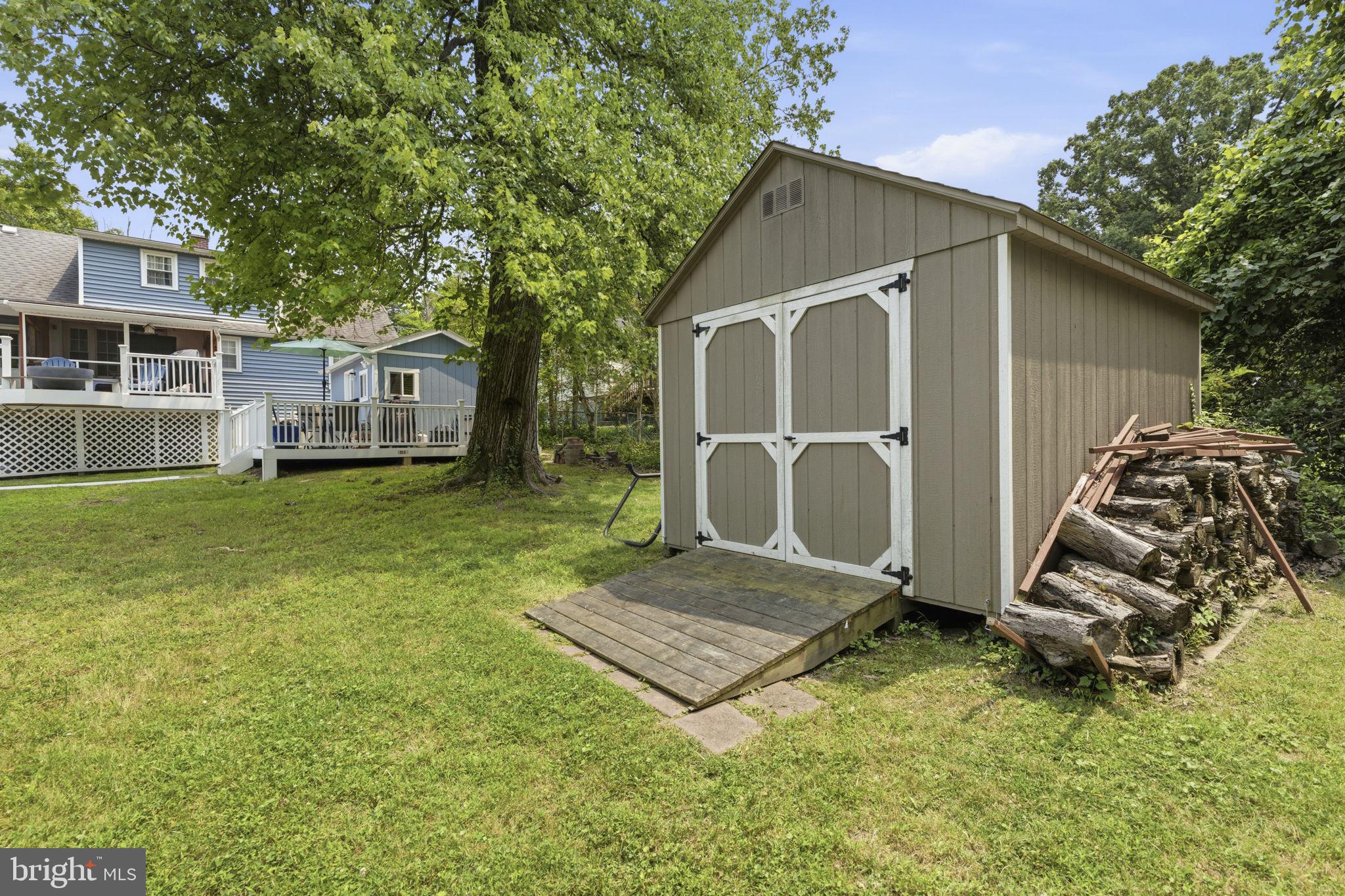 WHITE OAKS - Residential