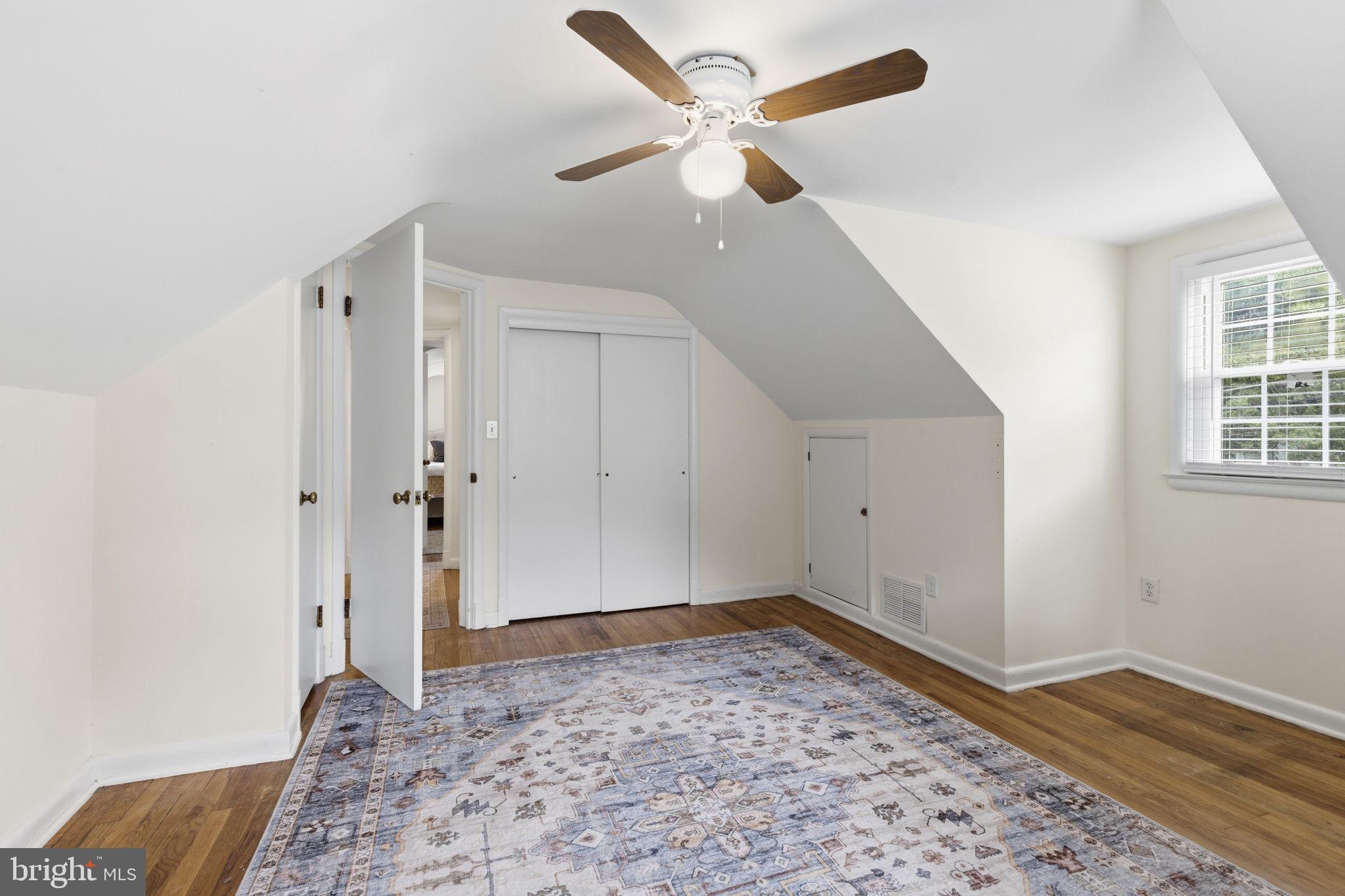 WHITE OAKS - Residential