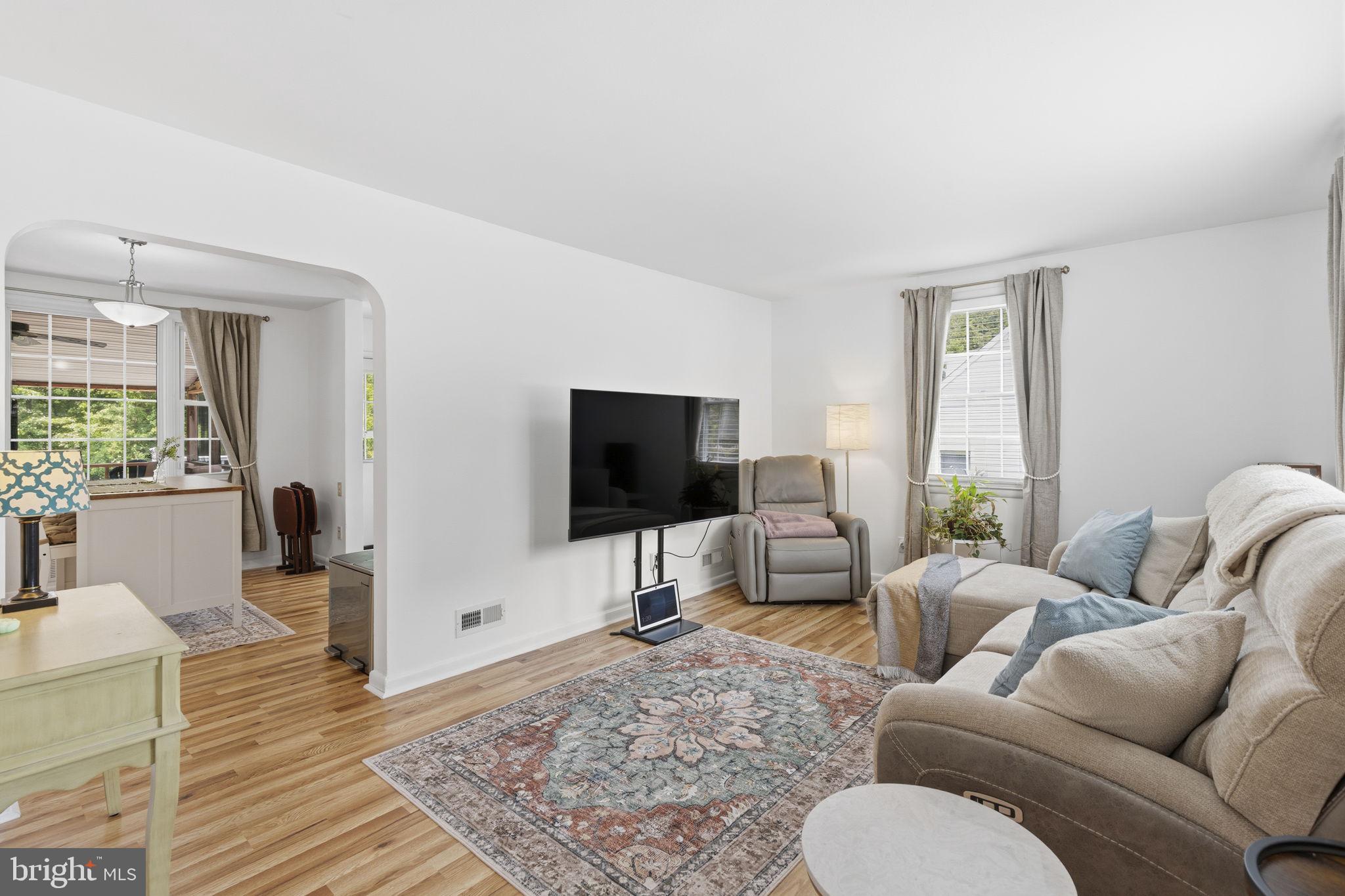 WHITE OAKS - Residential